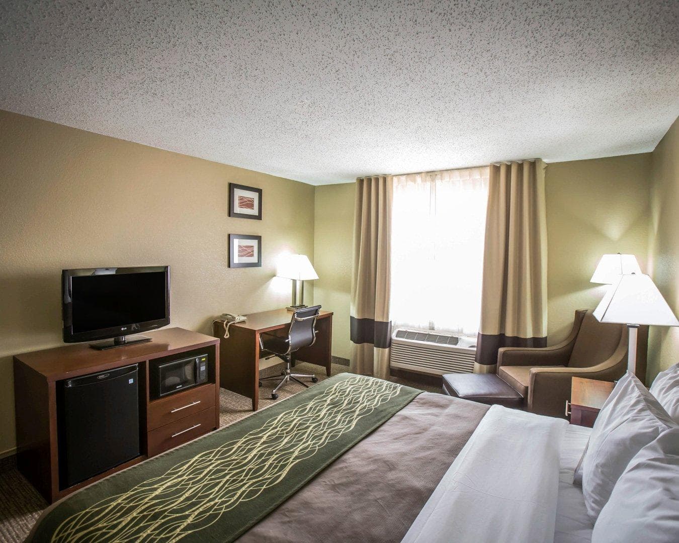 Comfort Inn Morris I-80 — 7
