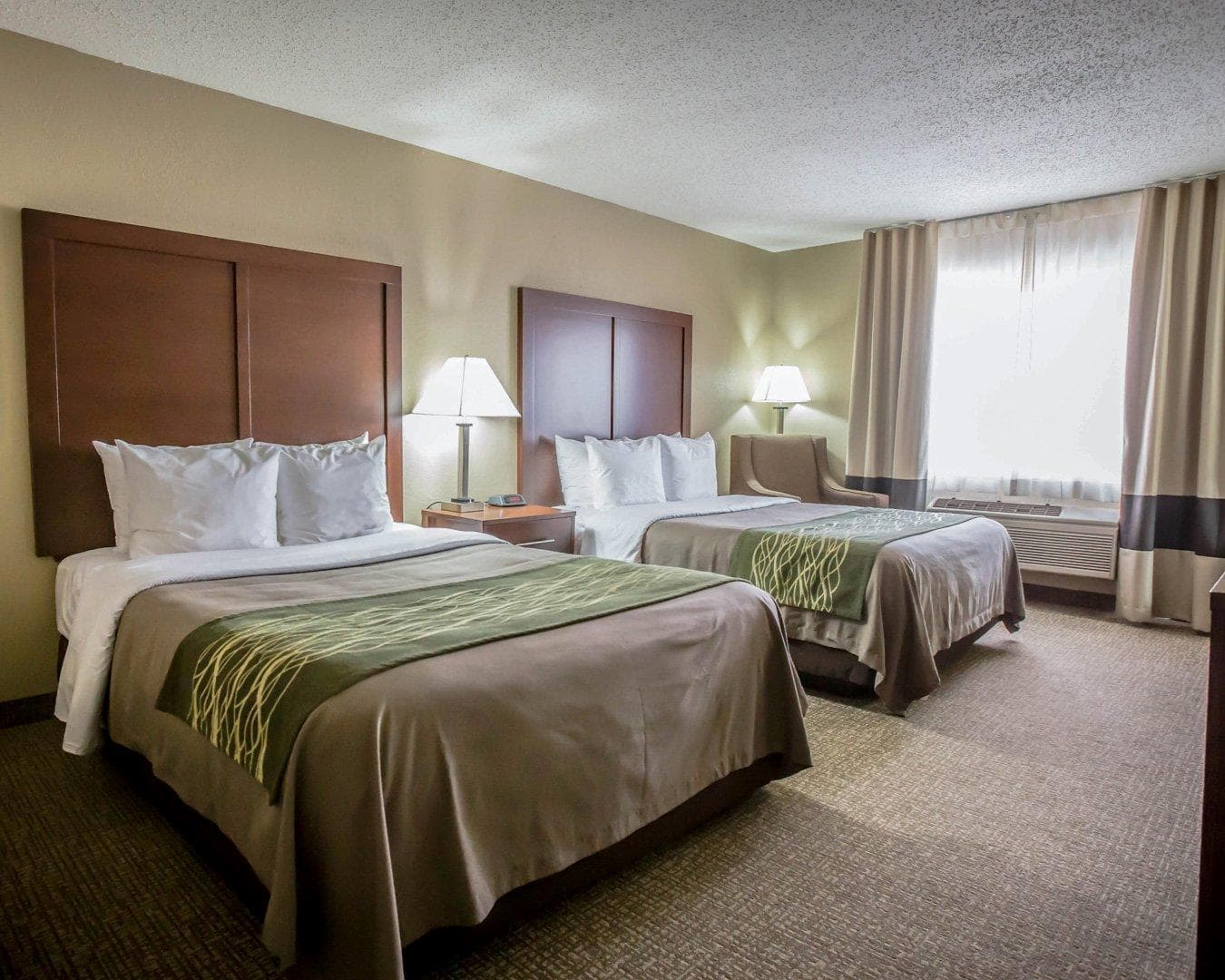 Comfort Inn Morris I-80 — 9