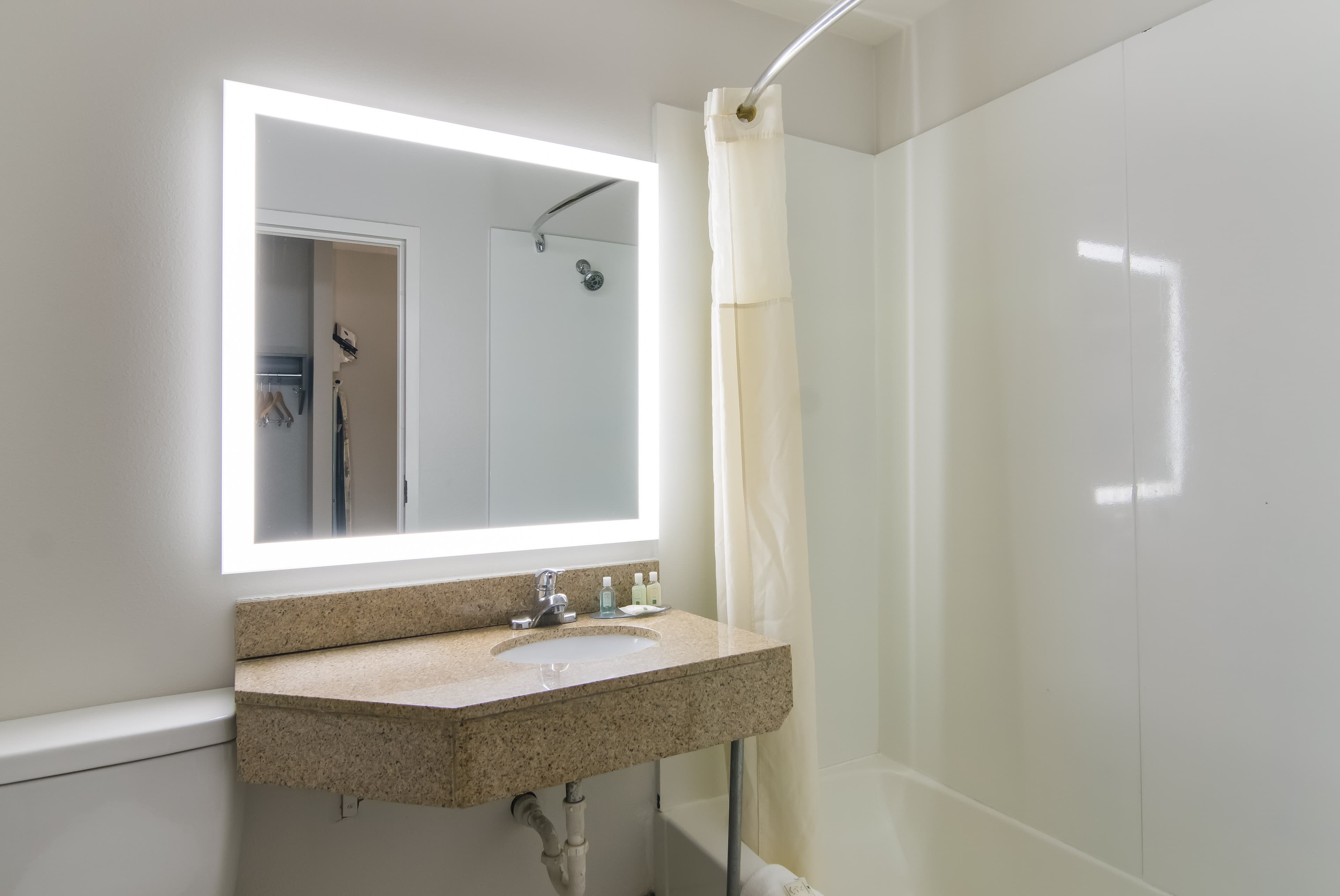 Quality Inn Aurora - Naperville Area — 8