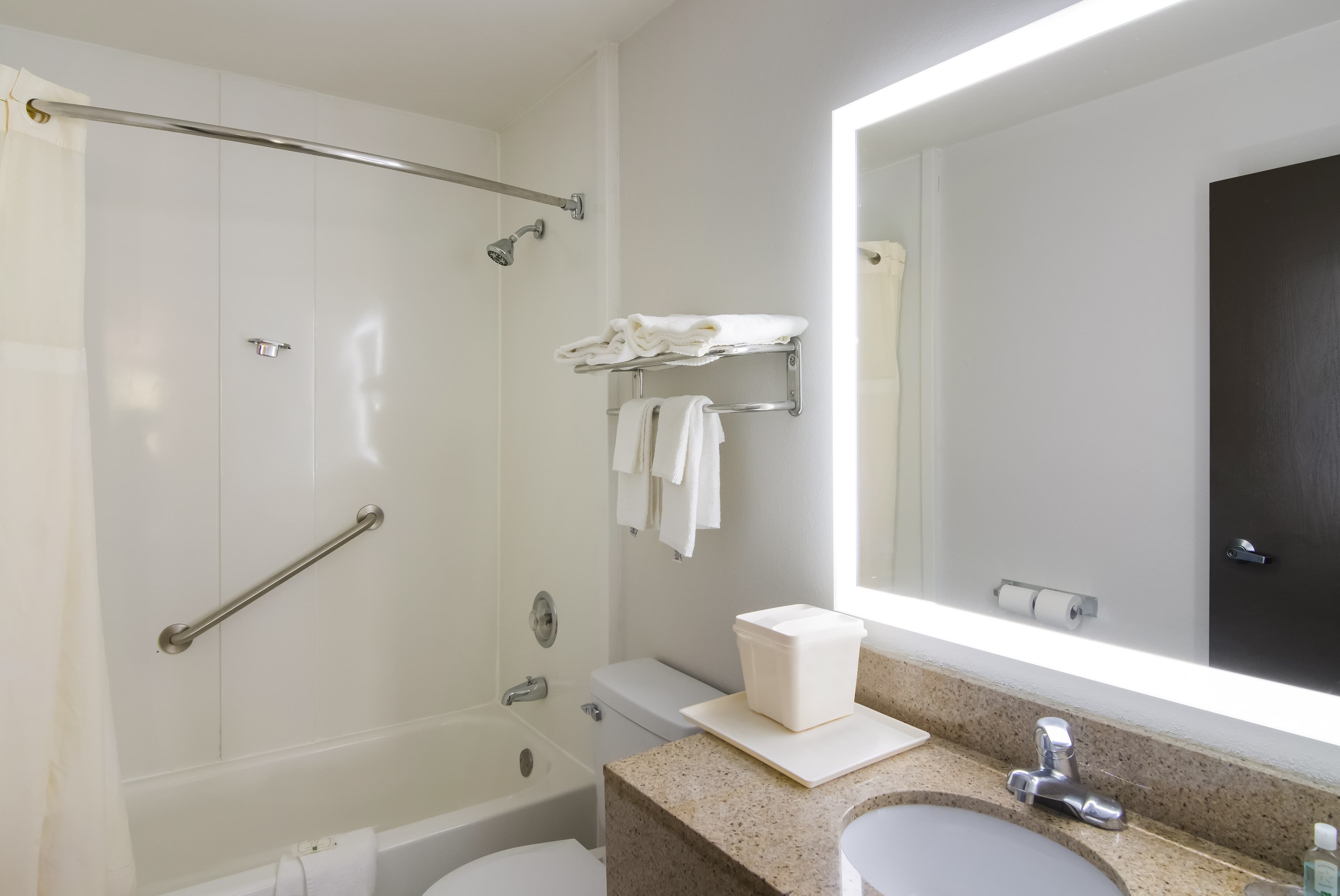Quality Inn Aurora - Naperville Area — 12