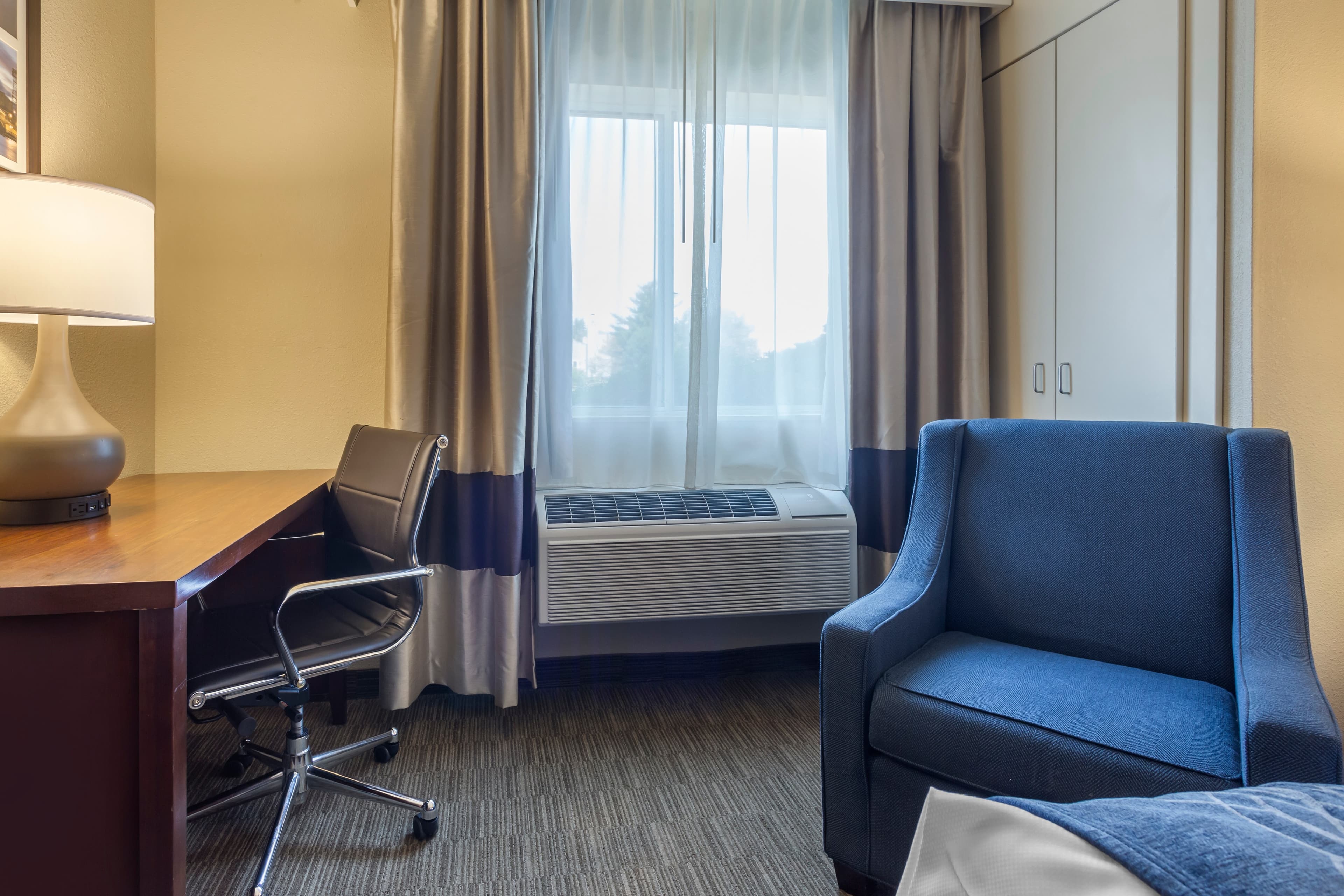 Comfort Inn Rockford near Casino District - Image 2