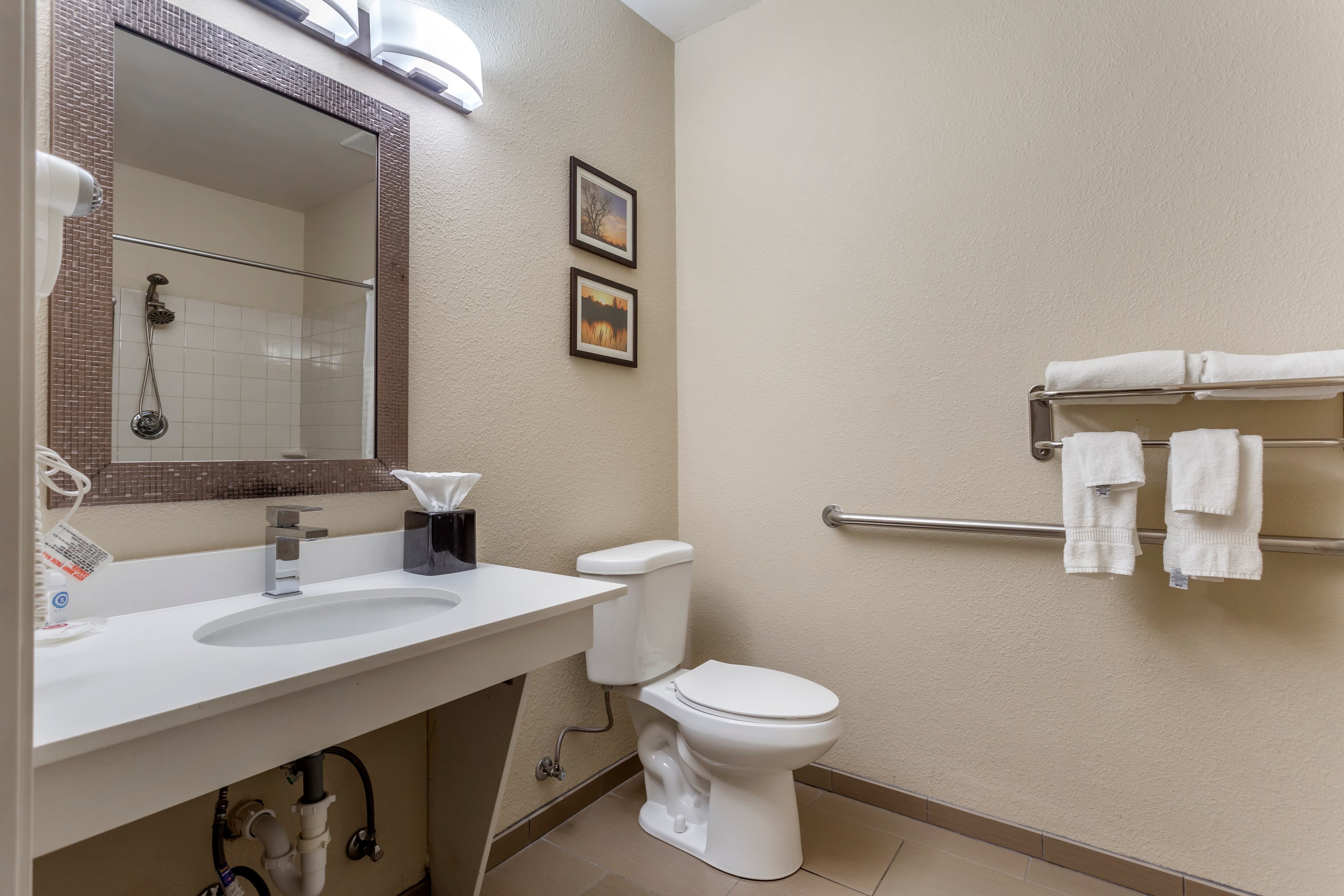 Comfort Inn Rockford near Casino District — 9