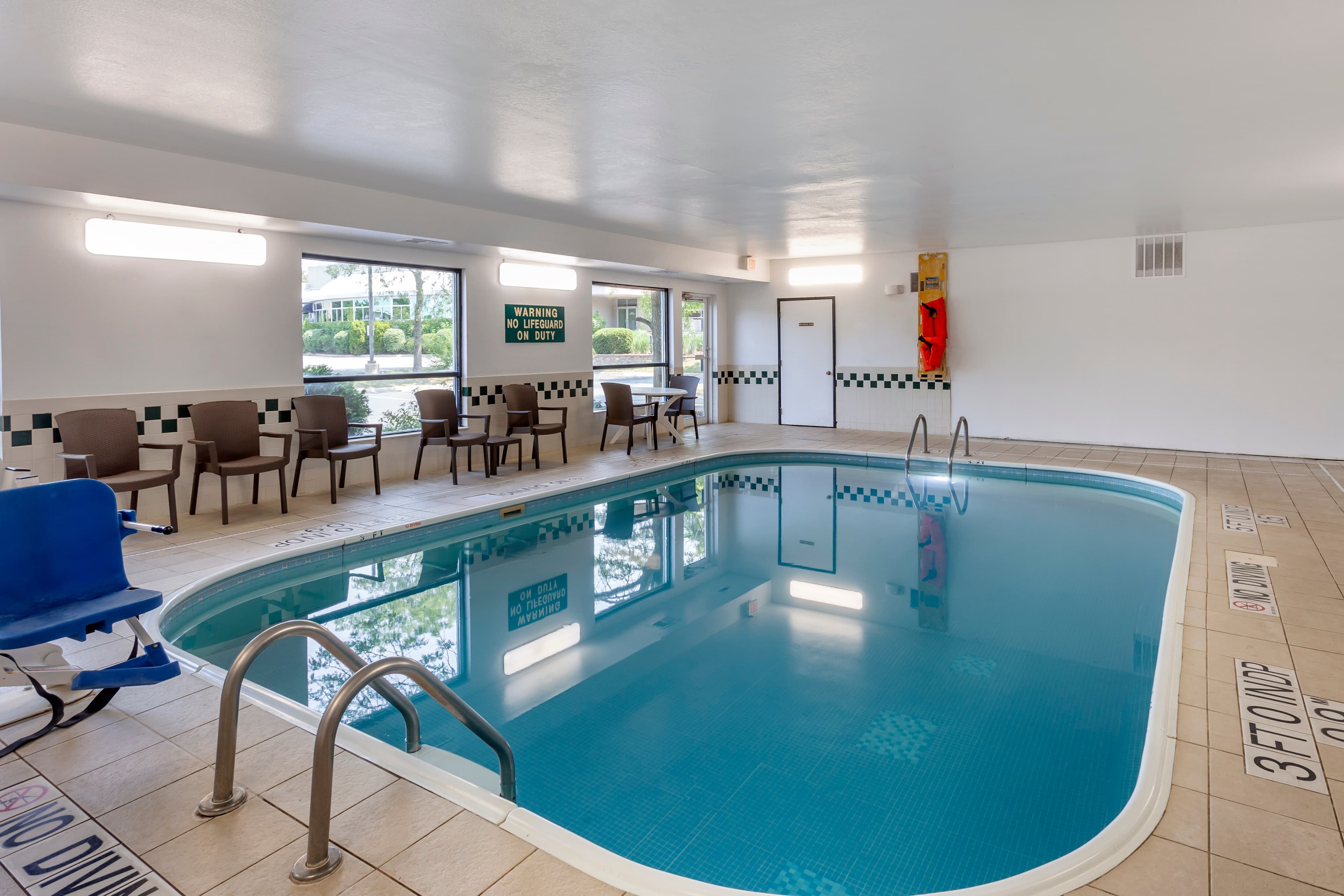 Comfort Inn Rockford near Casino District - Image 1