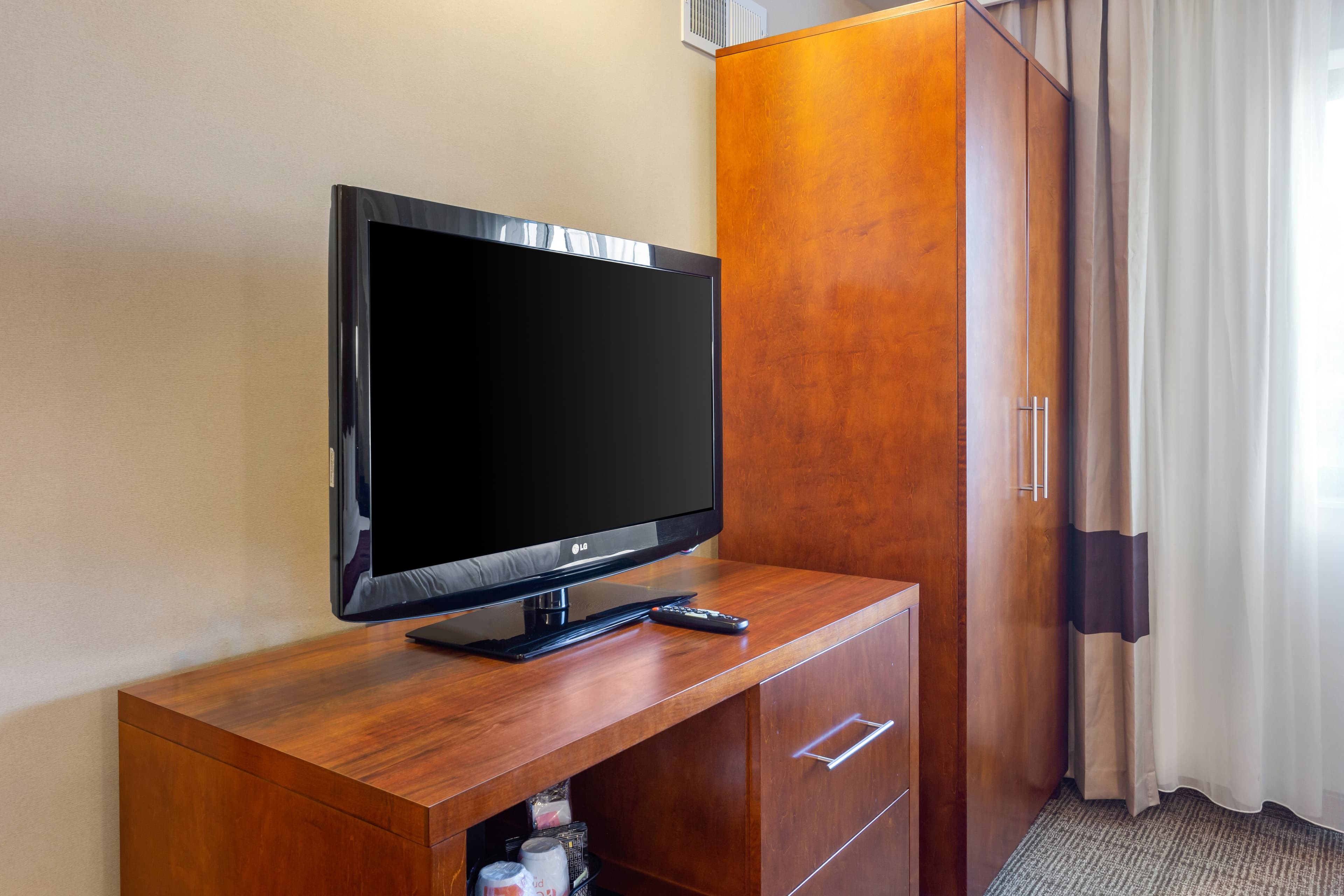 Comfort Suites Oakbrook Terrace near Oakbrook Center — 13