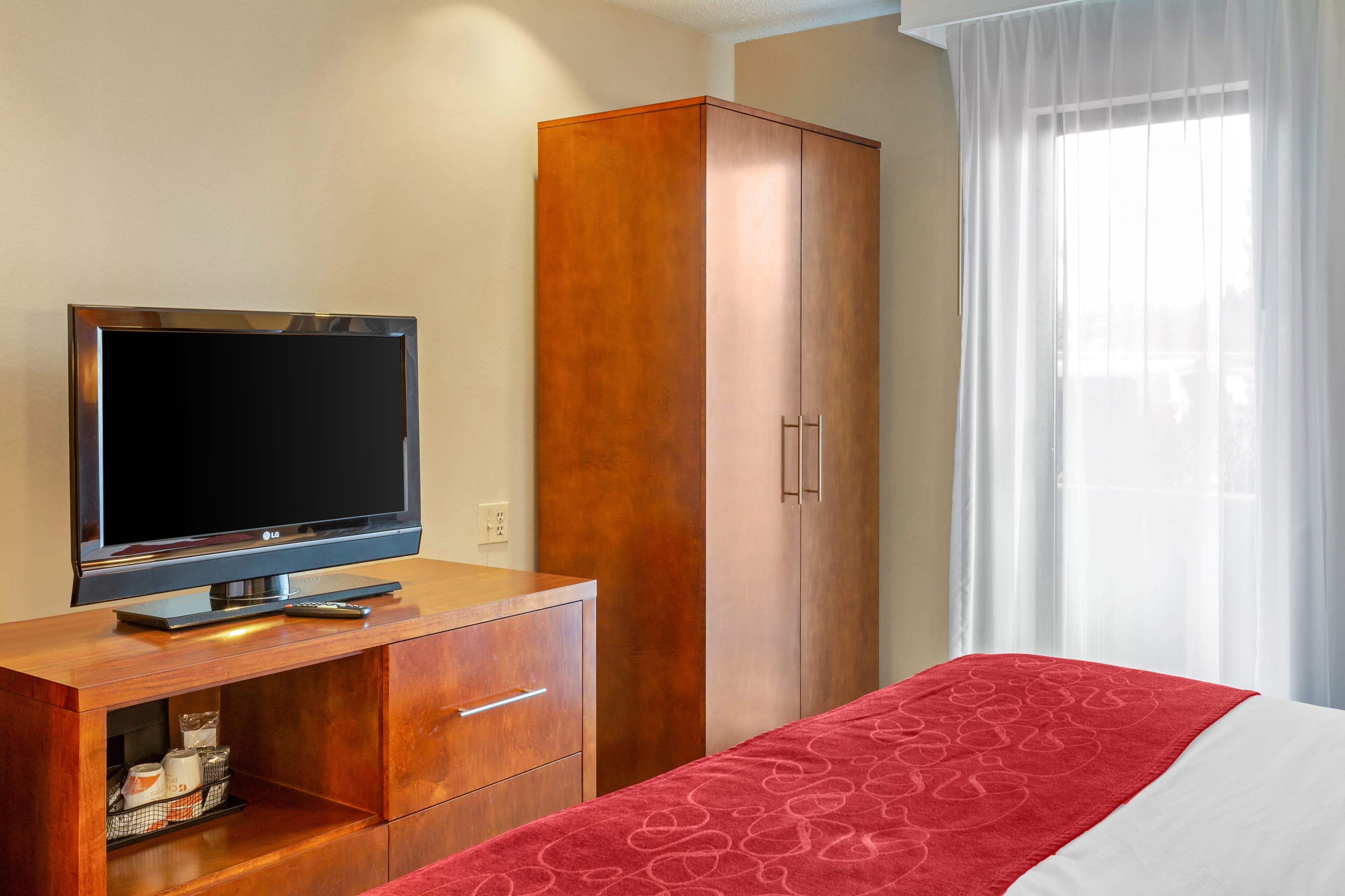 Comfort Suites Oakbrook Terrace near Oakbrook Center — 12