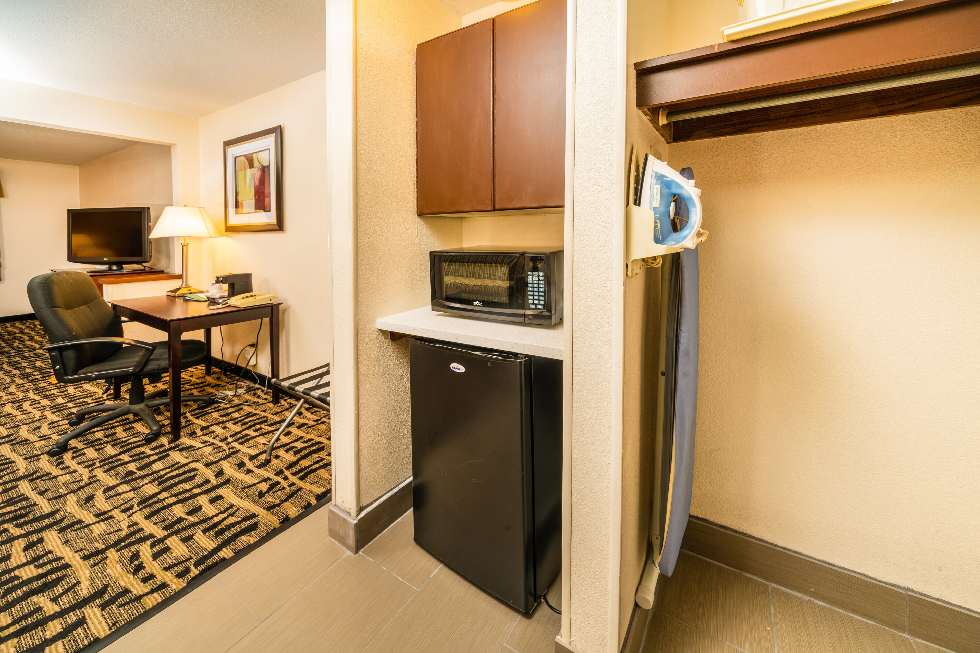 Quality Inn & Suites Danville East - Image 5