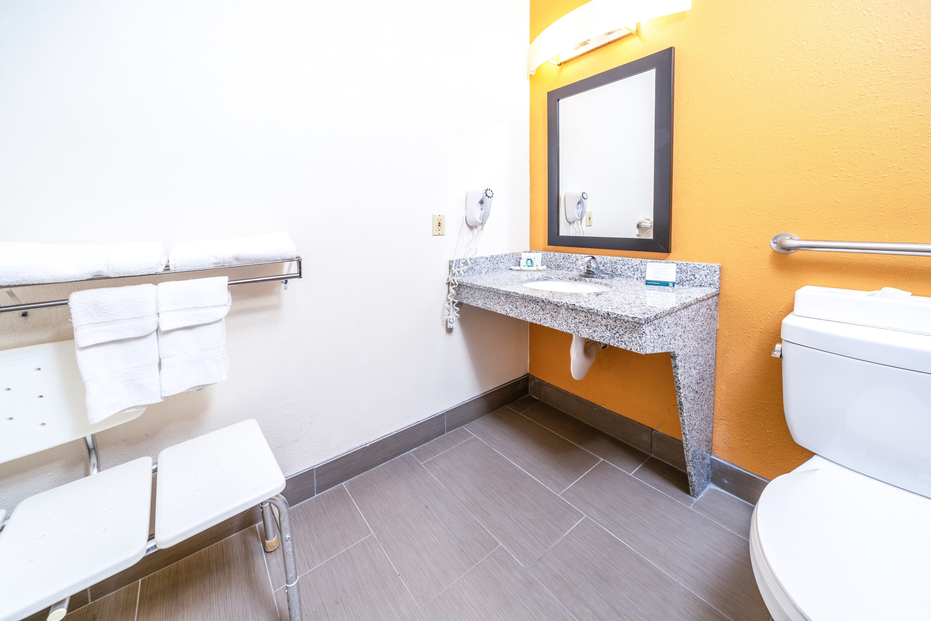 Quality Inn & Suites Danville East - Image 2