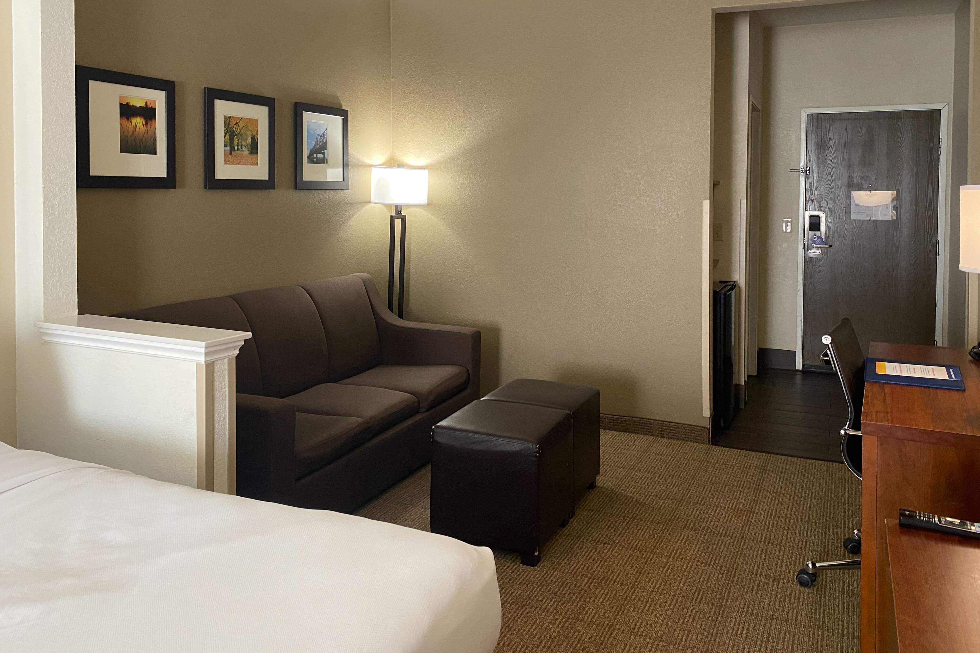 Comfort Suites Peoria I-74 — 7