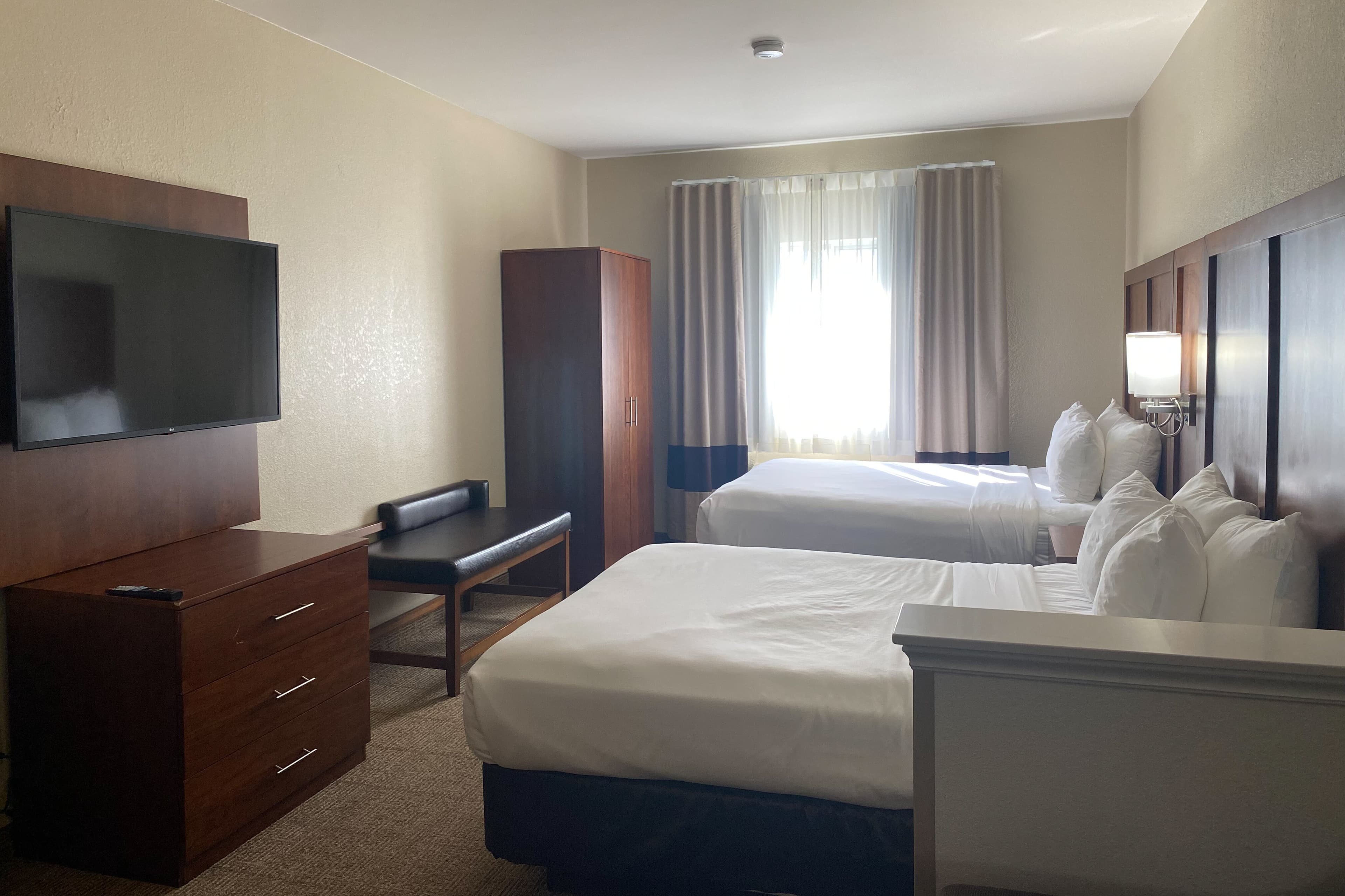 Comfort Suites Peoria I-74 — 11