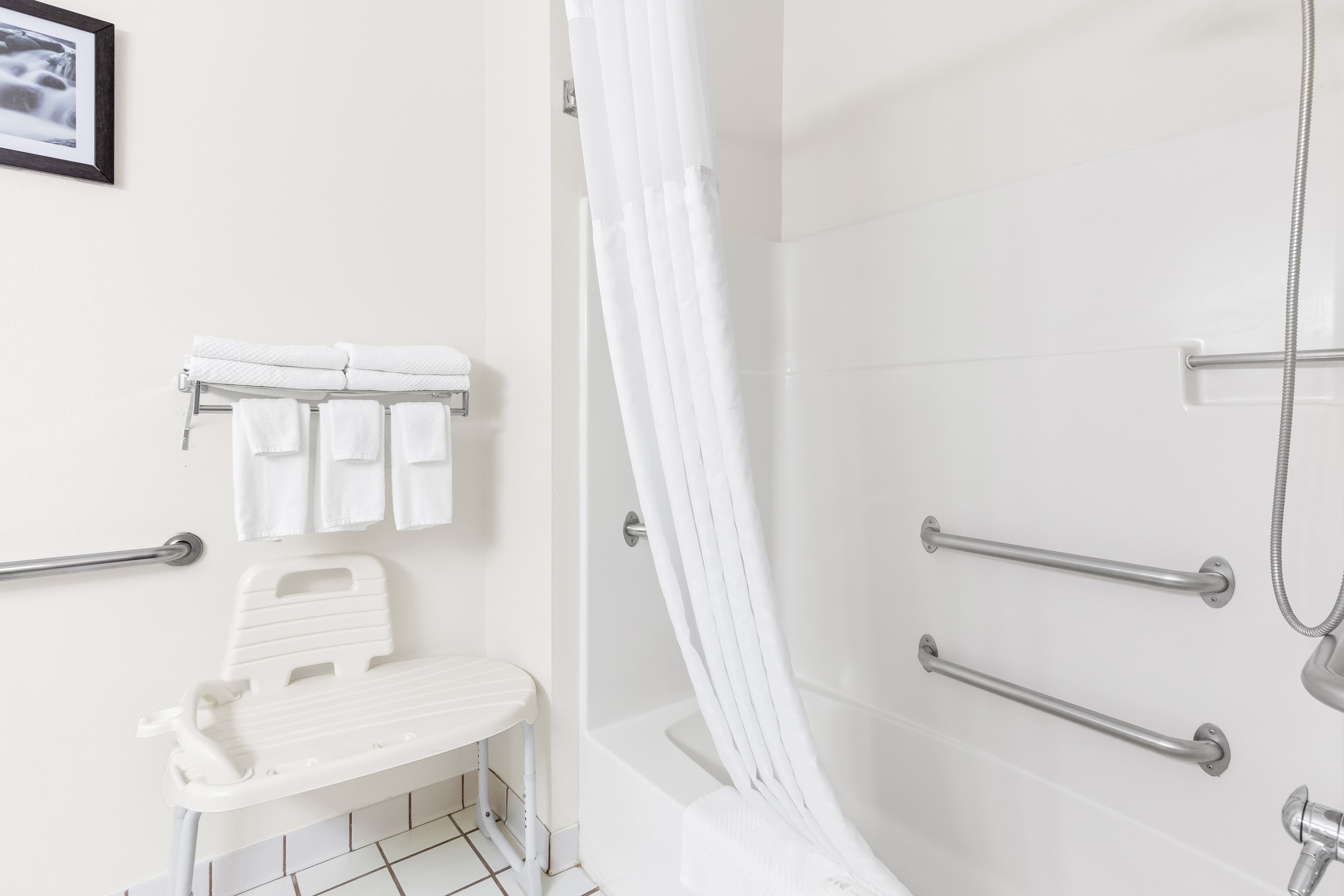 Quality Inn & Suites Springfield Southwest near I-72 — 12