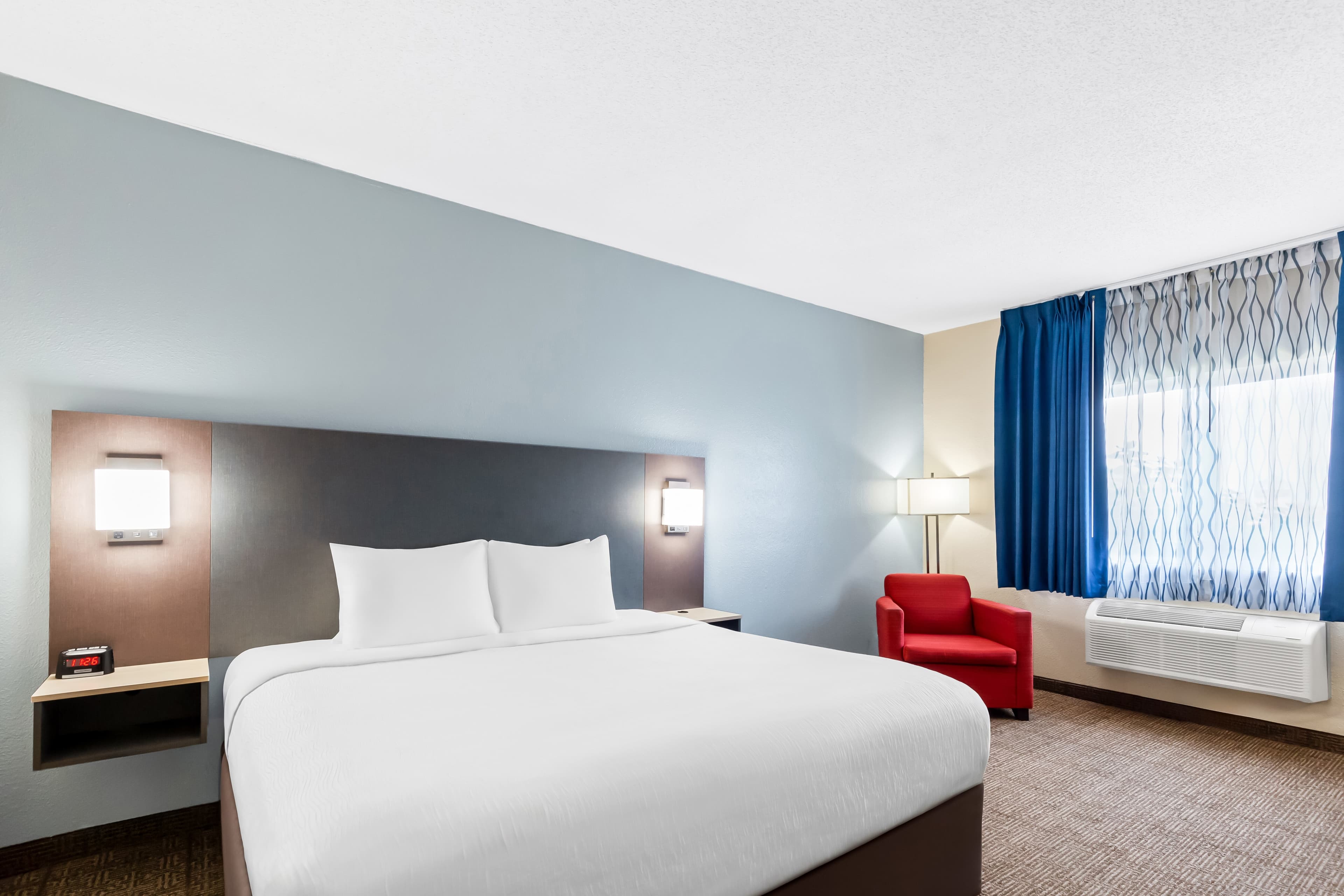Quality Inn & Suites Springfield Southwest near I-72 - Image 4