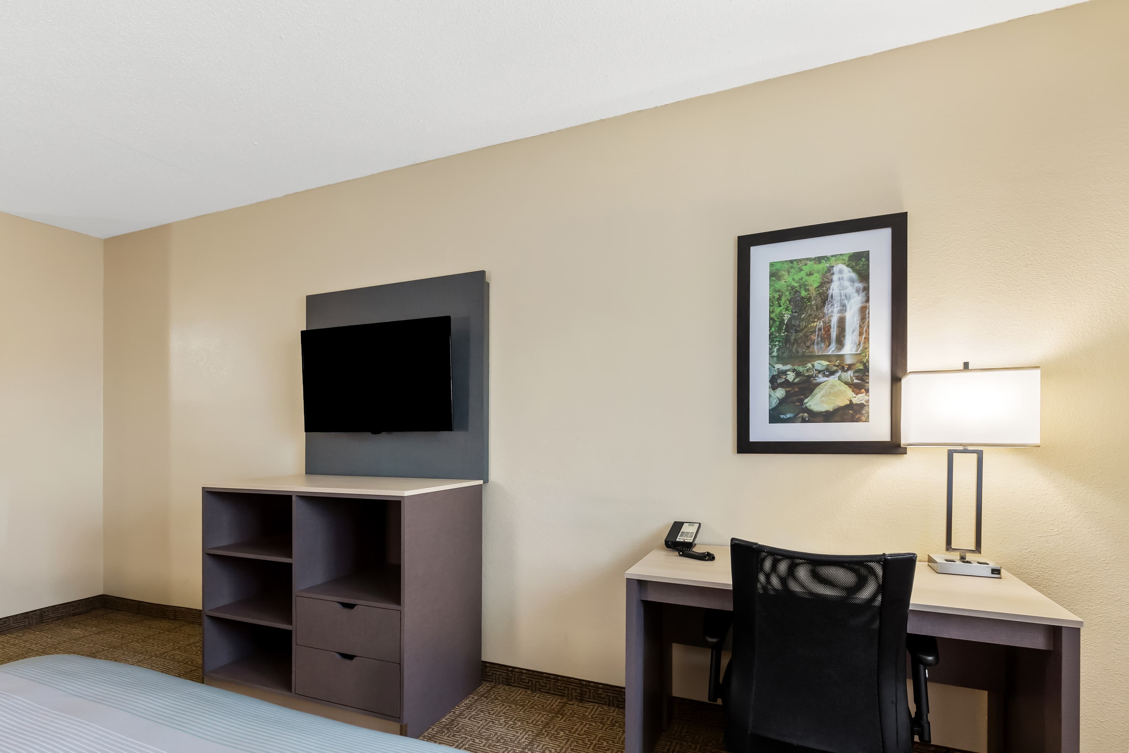 Quality Inn & Suites Springfield Southwest near I-72 — 27