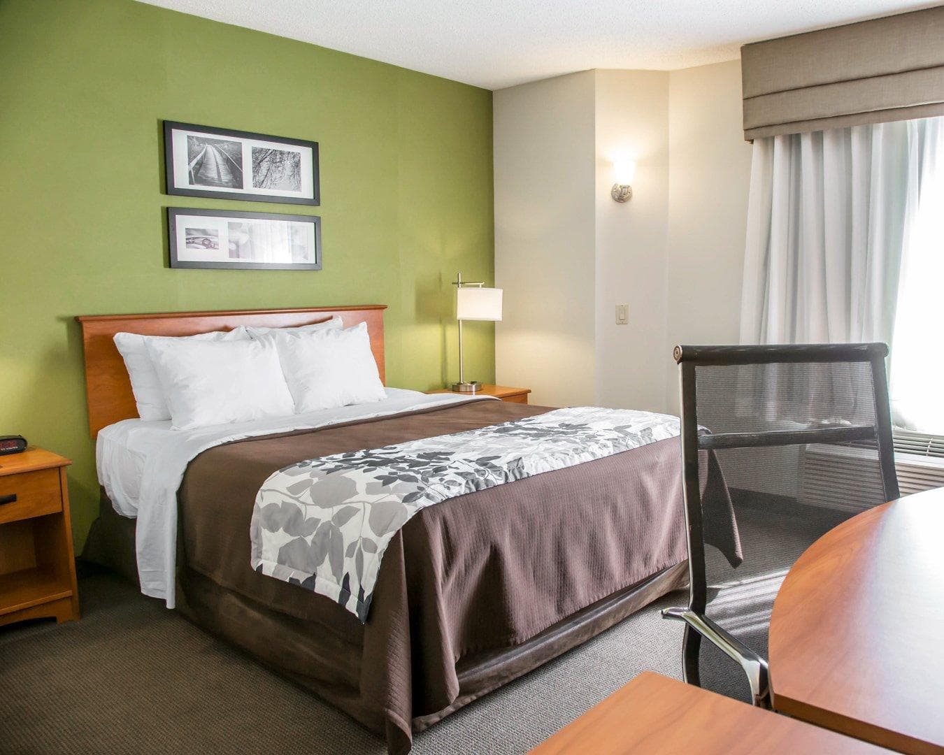 Sleep Inn Midway Airport - Image 4