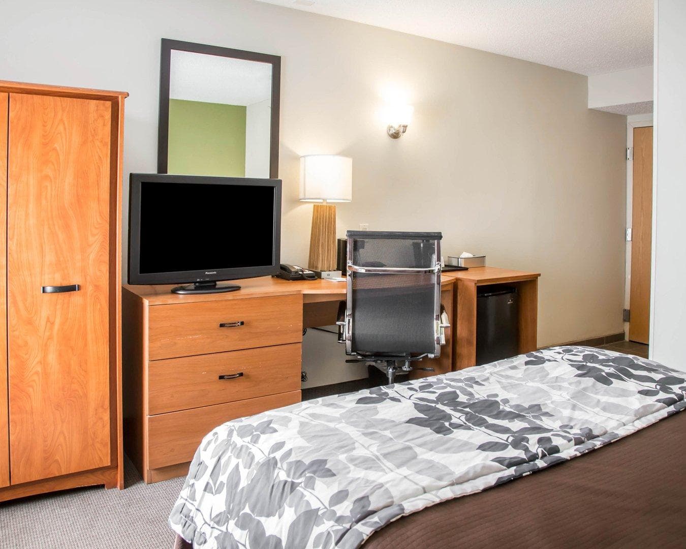 Sleep Inn Midway Airport - Image 5