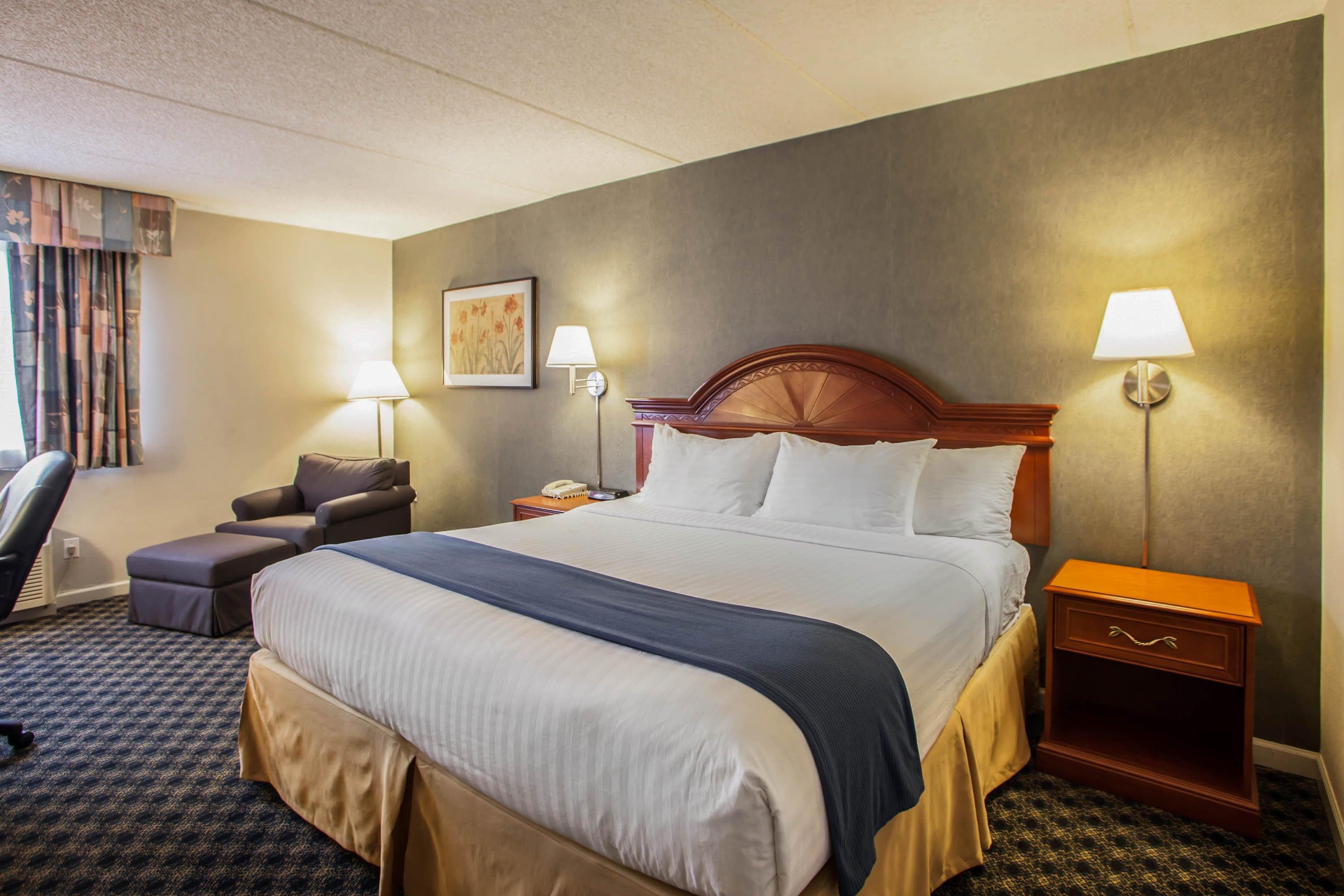 Quality Inn & Suites St Charles -West Chicago — 8