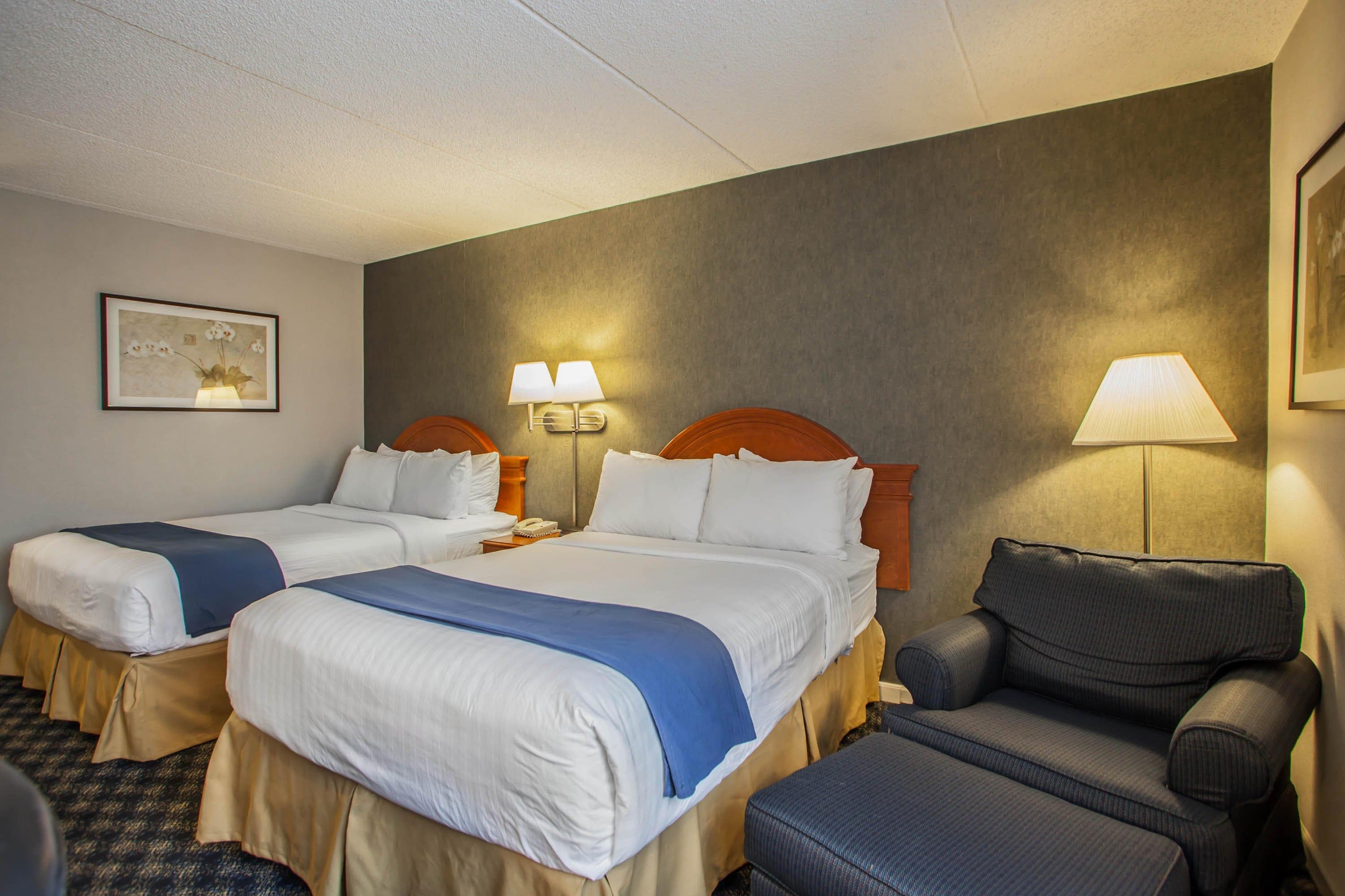 Quality Inn & Suites St Charles -West Chicago - Image 4