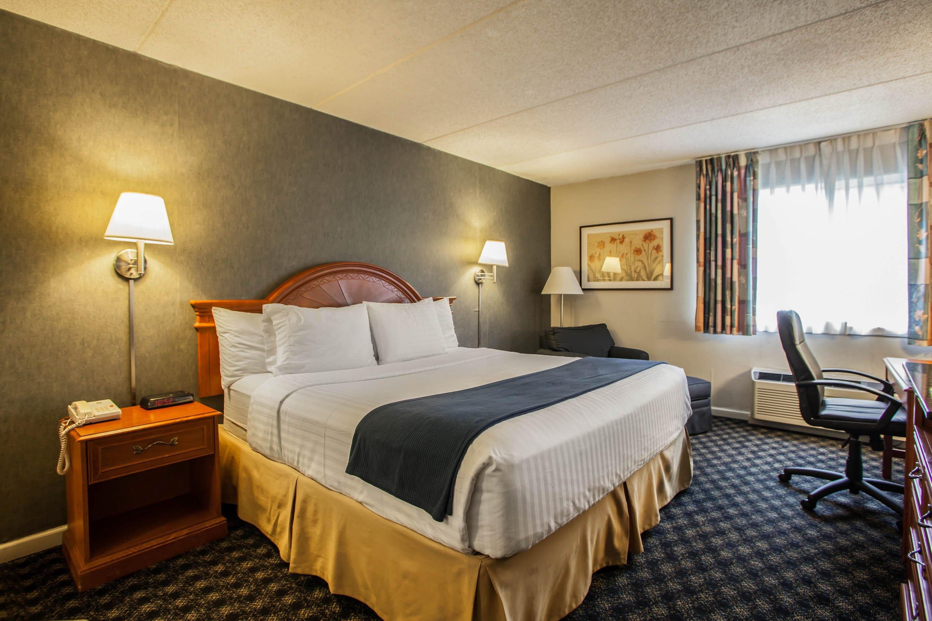 Quality Inn & Suites St Charles -West Chicago — 18