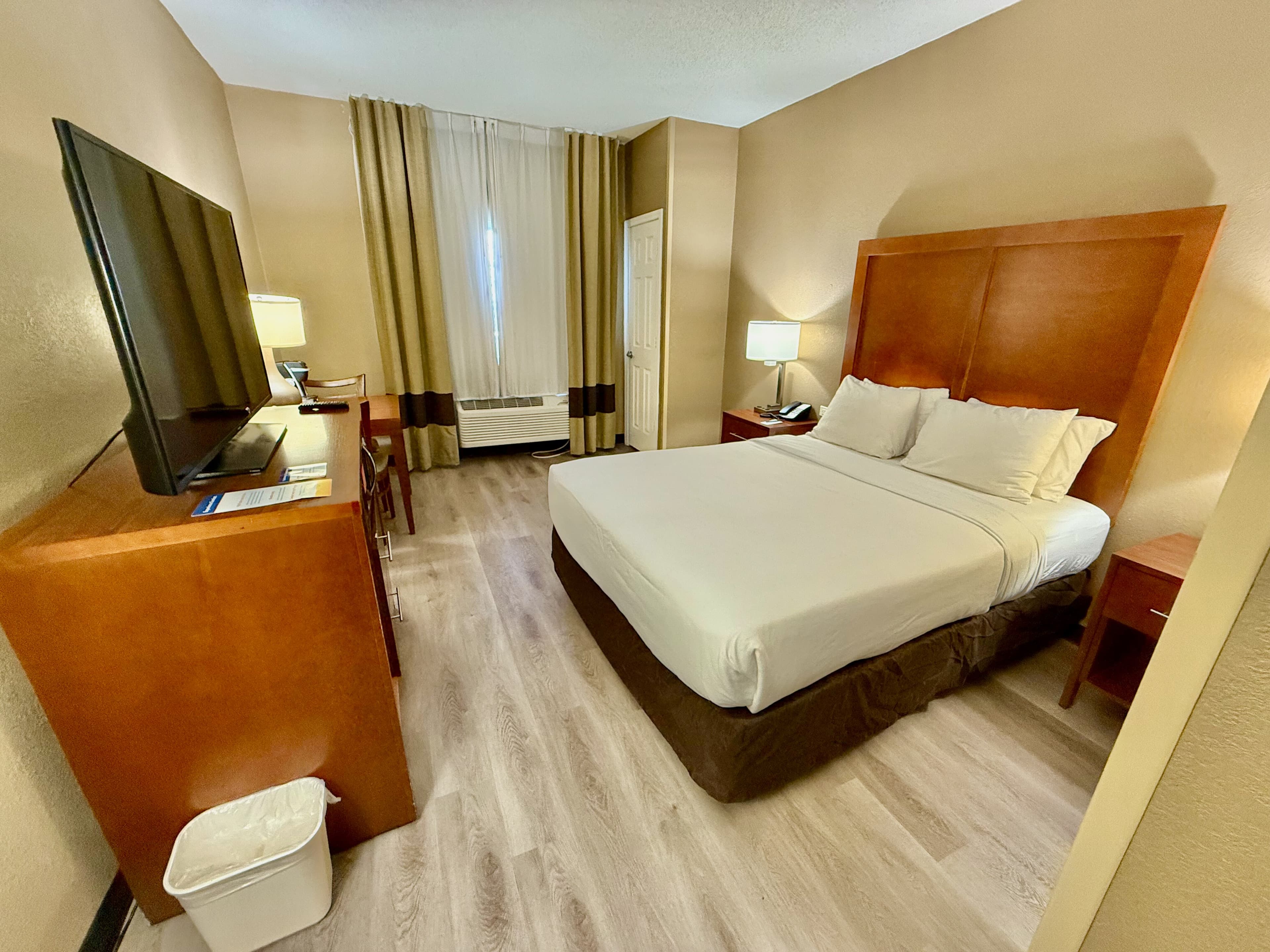 Comfort Inn Gurnee near Six Flags - Image 2