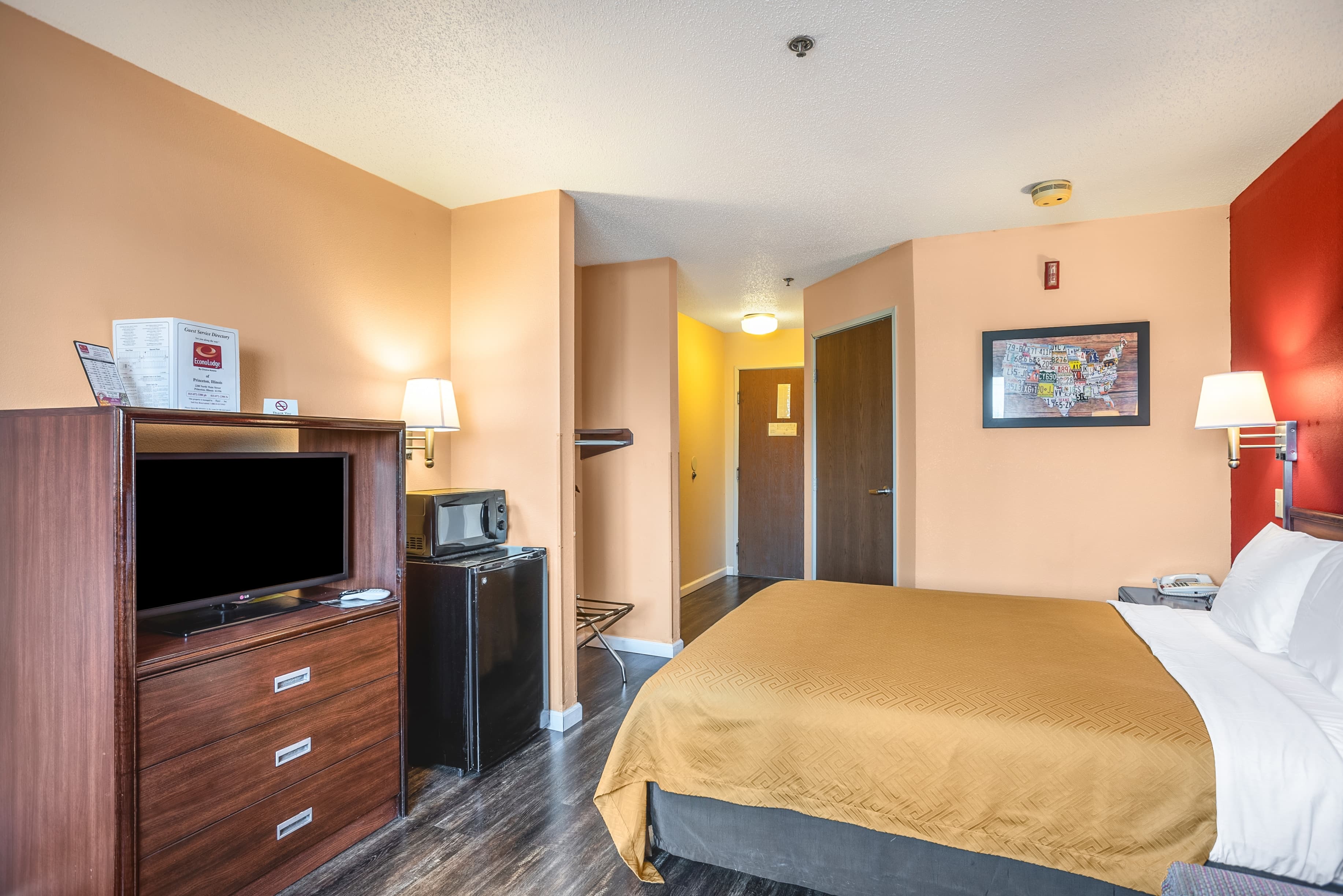 Econo Lodge Princeton — 3