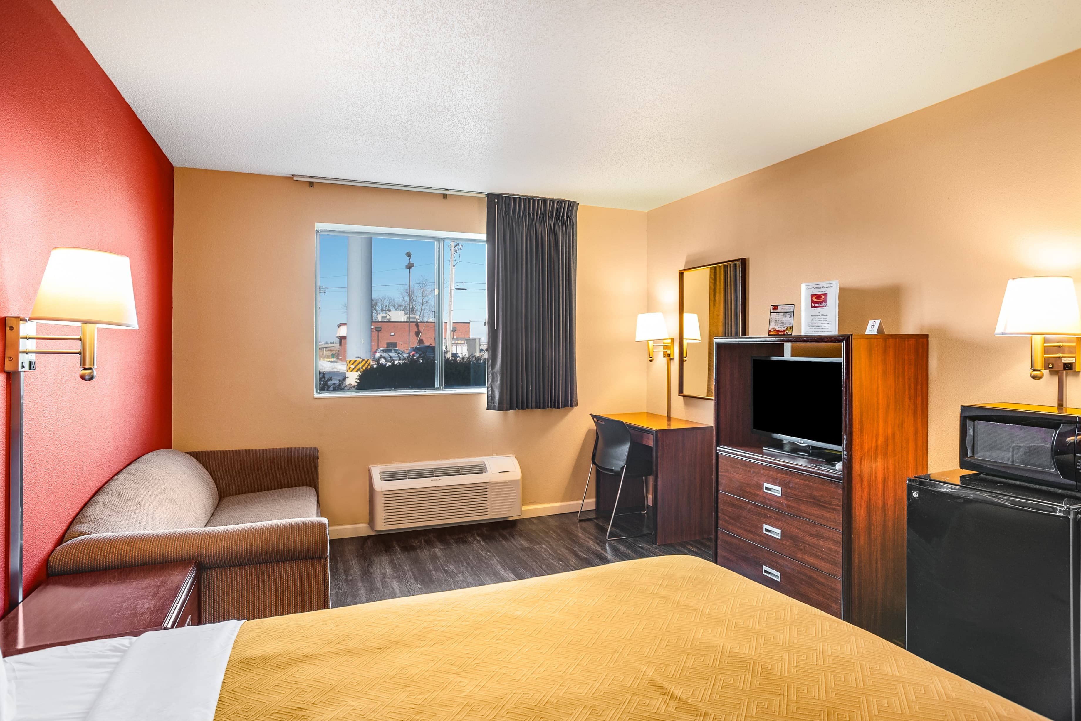 Econo Lodge Princeton — 4