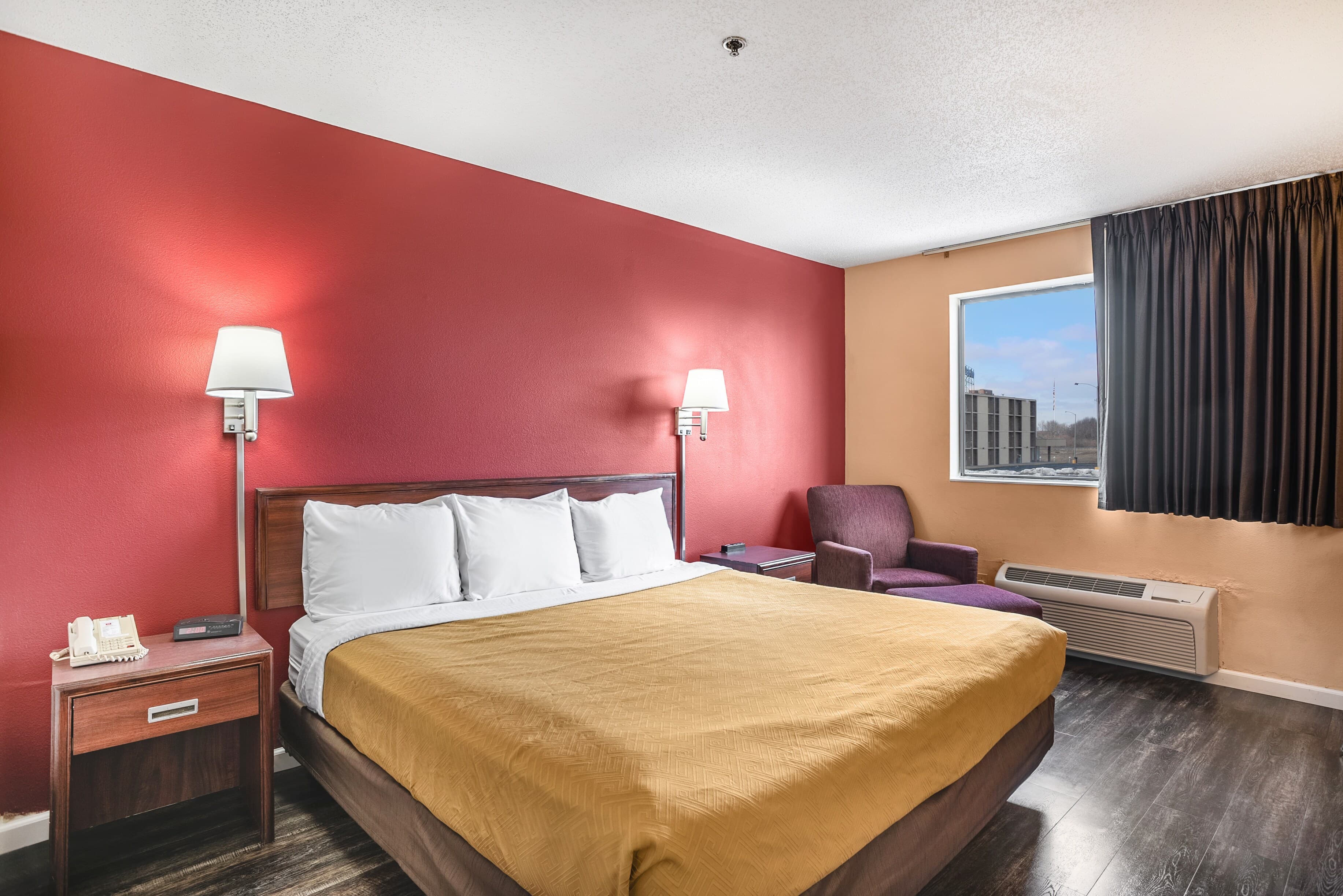 Econo Lodge Princeton — 6