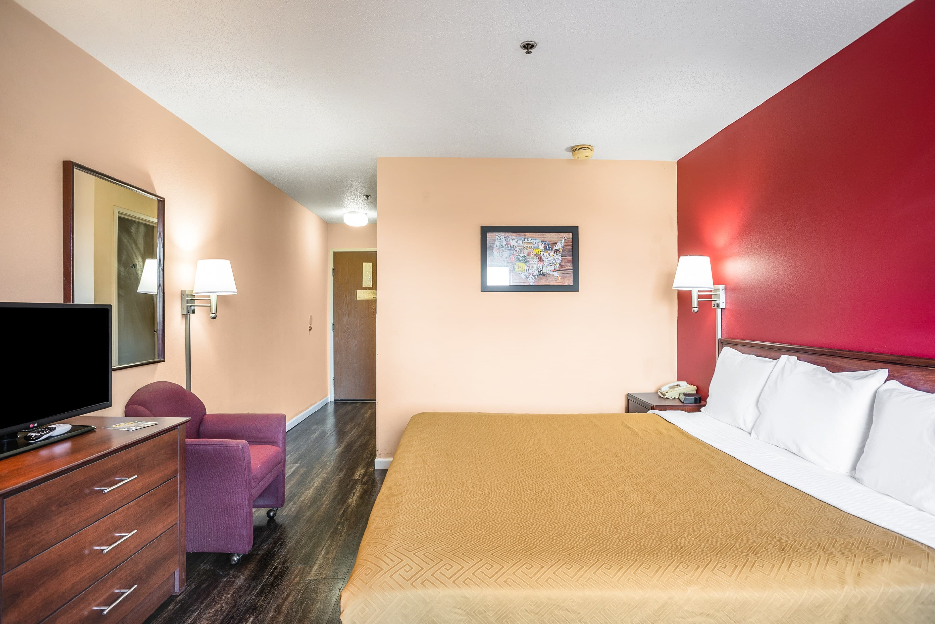 Econo Lodge Princeton — 9
