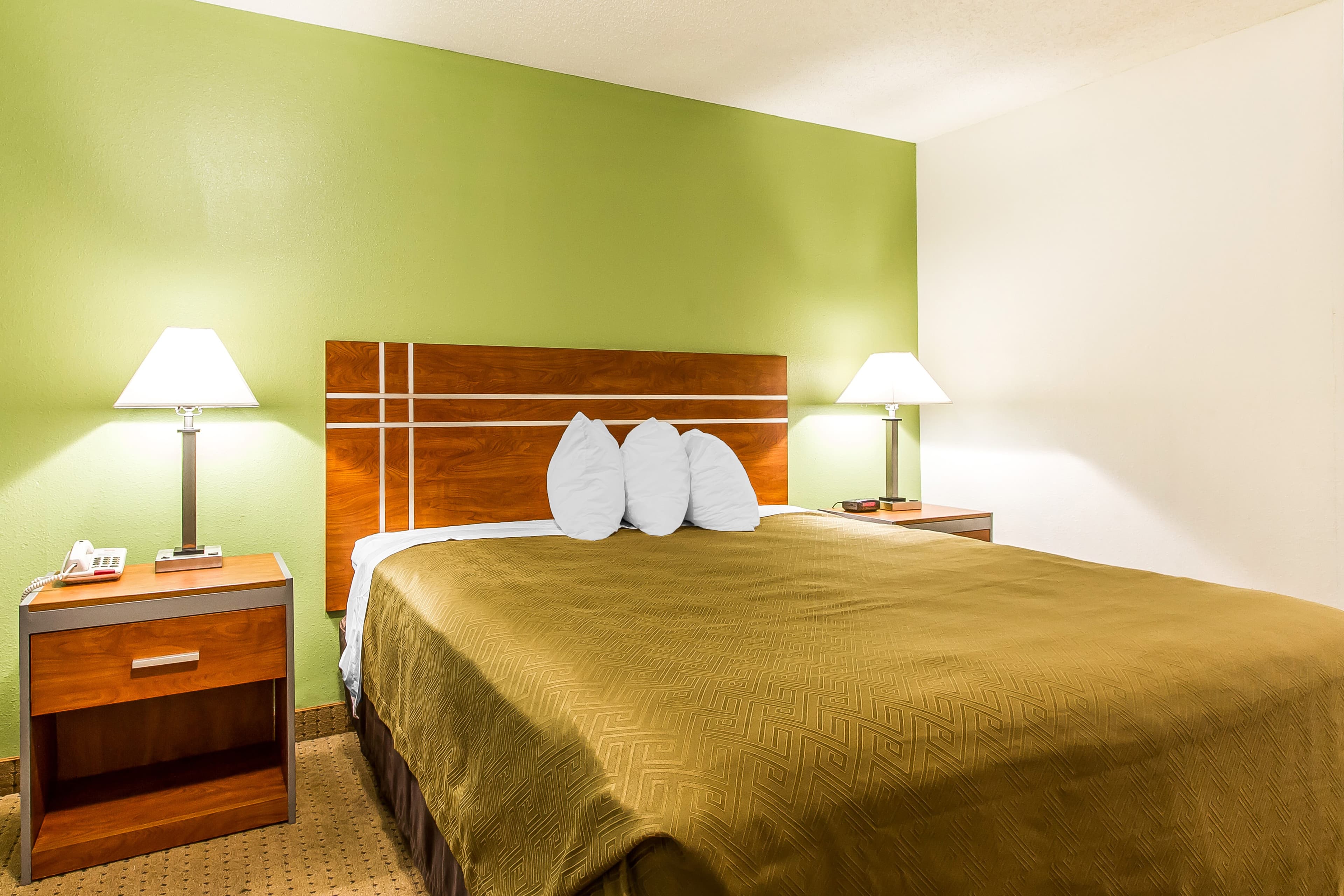 Econo Lodge Inn & Suites Pekin - Peoria Area - Image 3