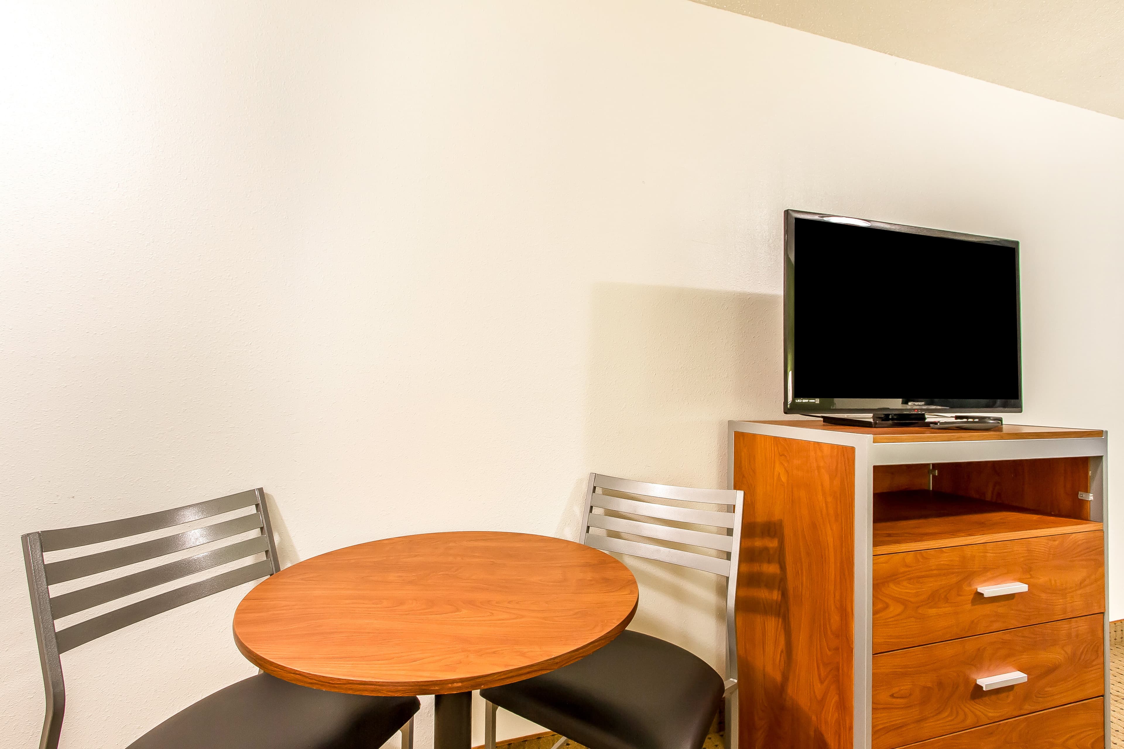 Econo Lodge Inn & Suites Pekin - Peoria Area - Image 5