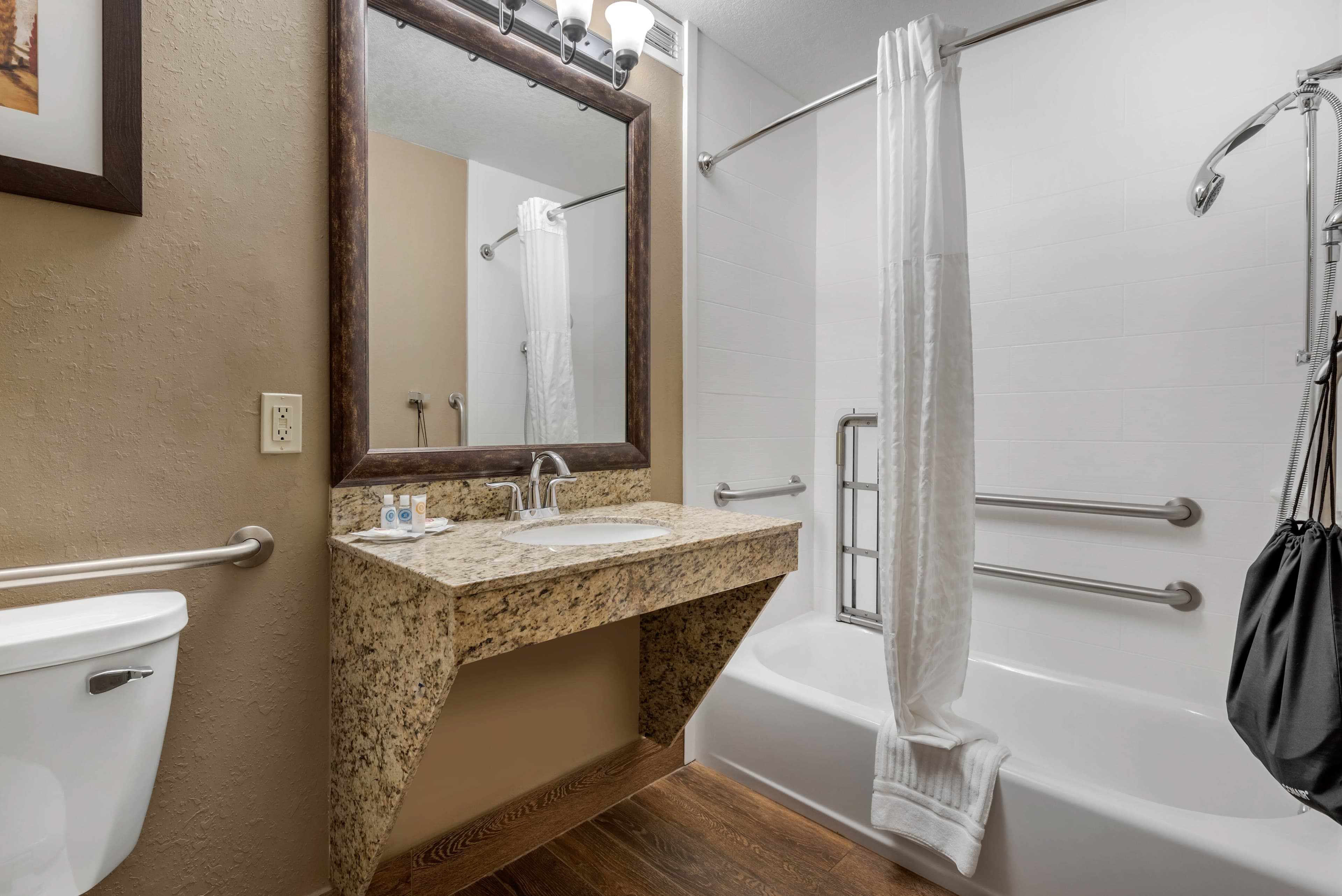 Comfort Suites near Route 66 — 6