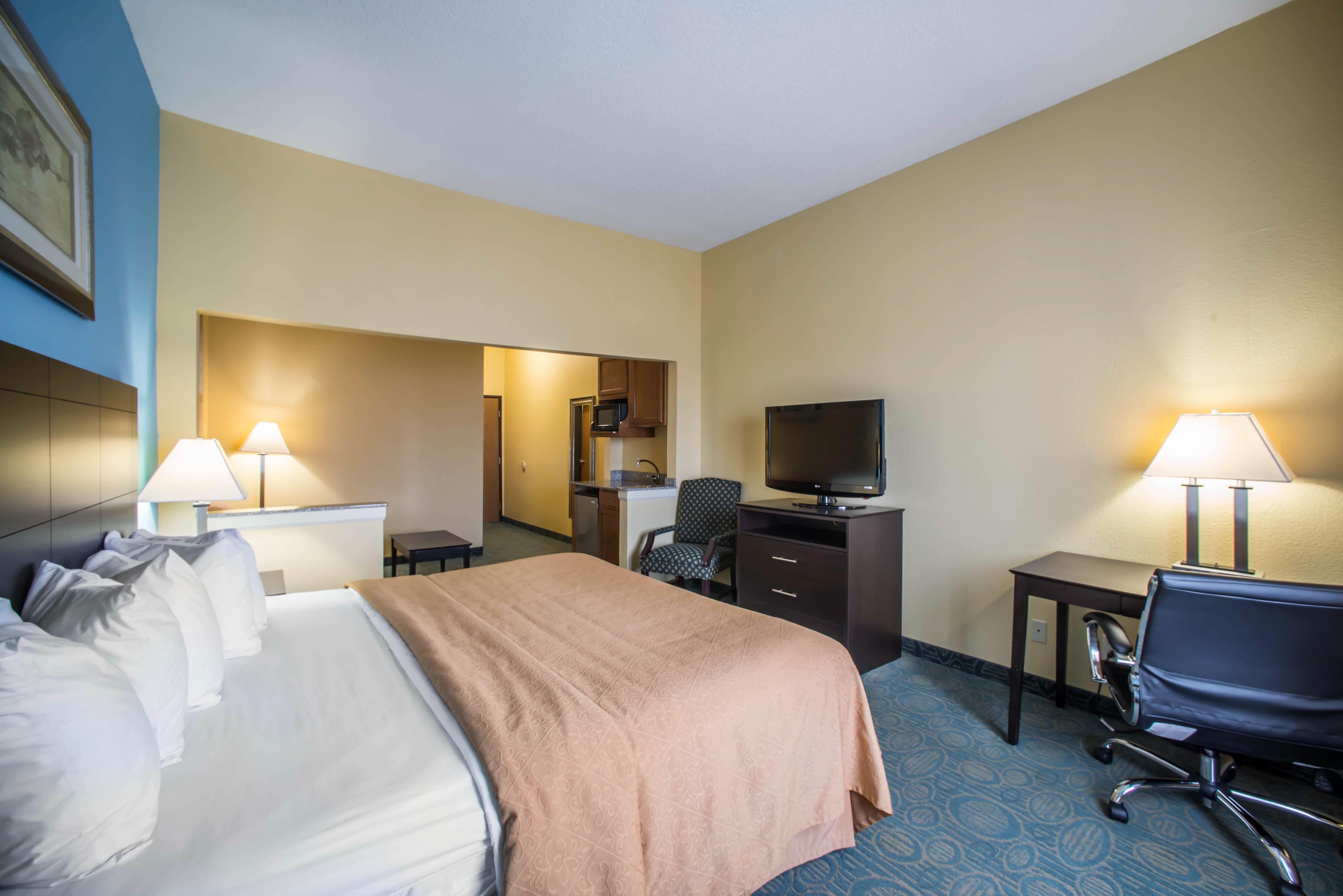 Quality Inn Litchfield Route 66 — 17