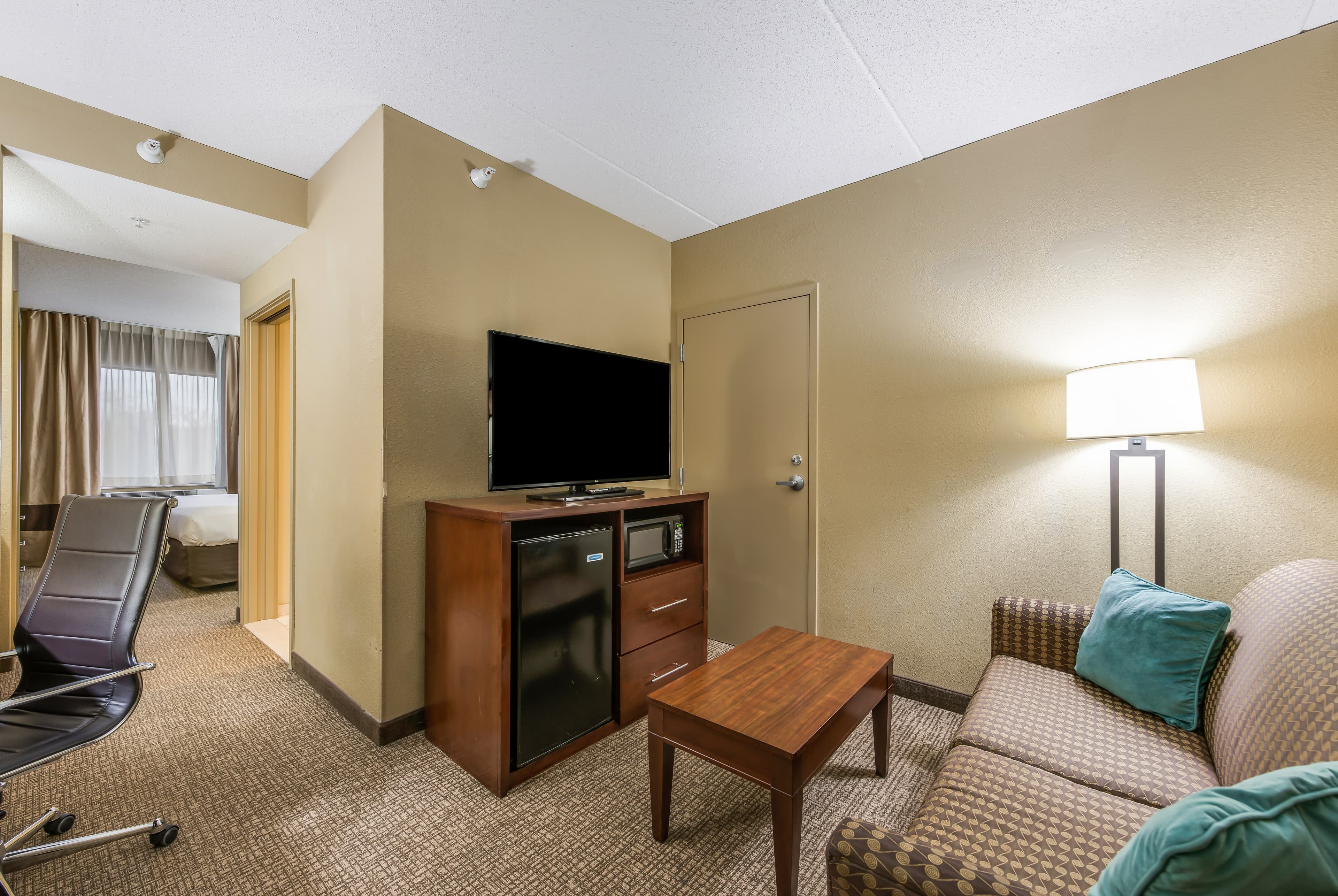 Comfort Suites Chicago O'Hare Airport — 7