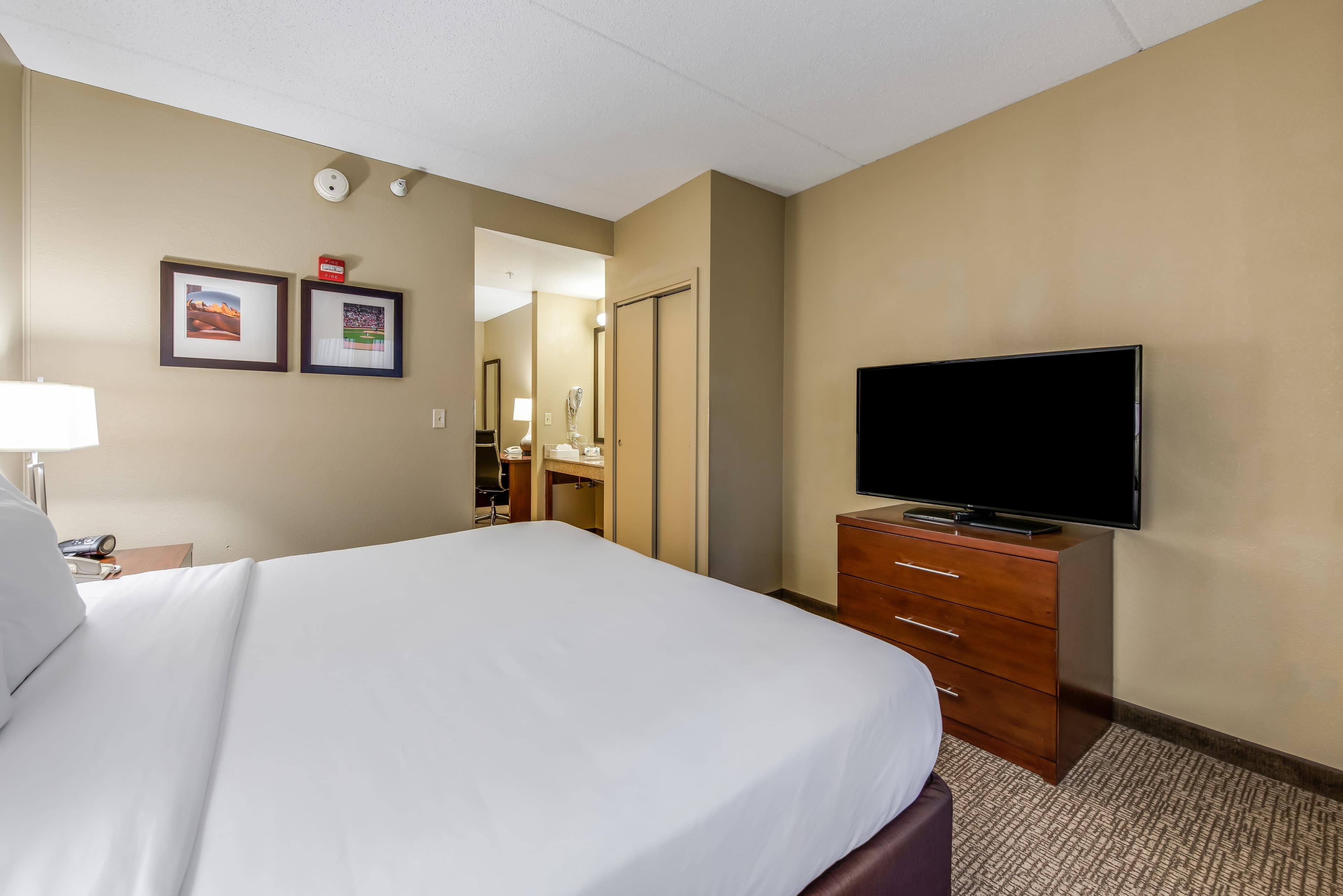 Comfort Suites Chicago O'Hare Airport — 11