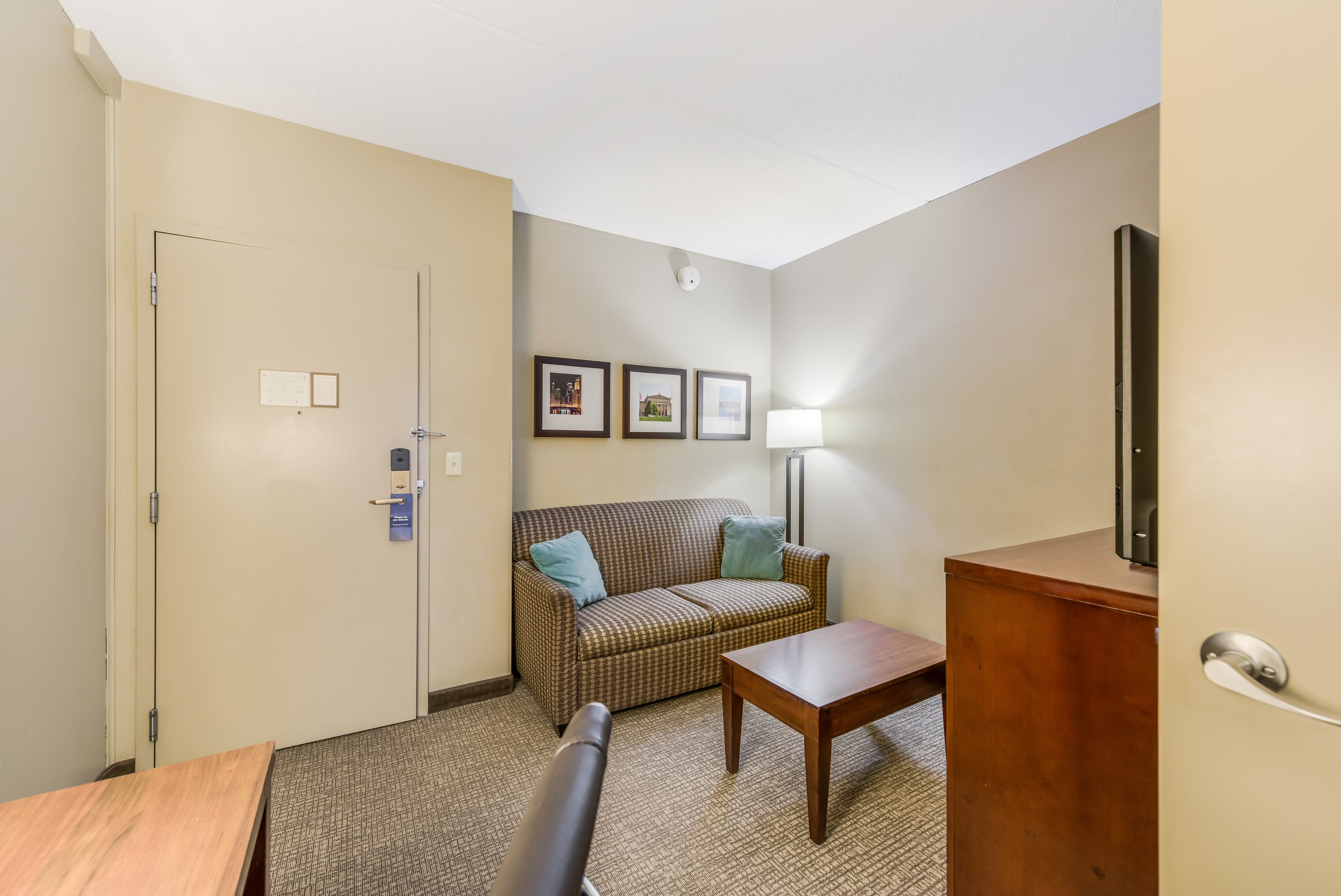 Comfort Suites Chicago O'Hare Airport — 16