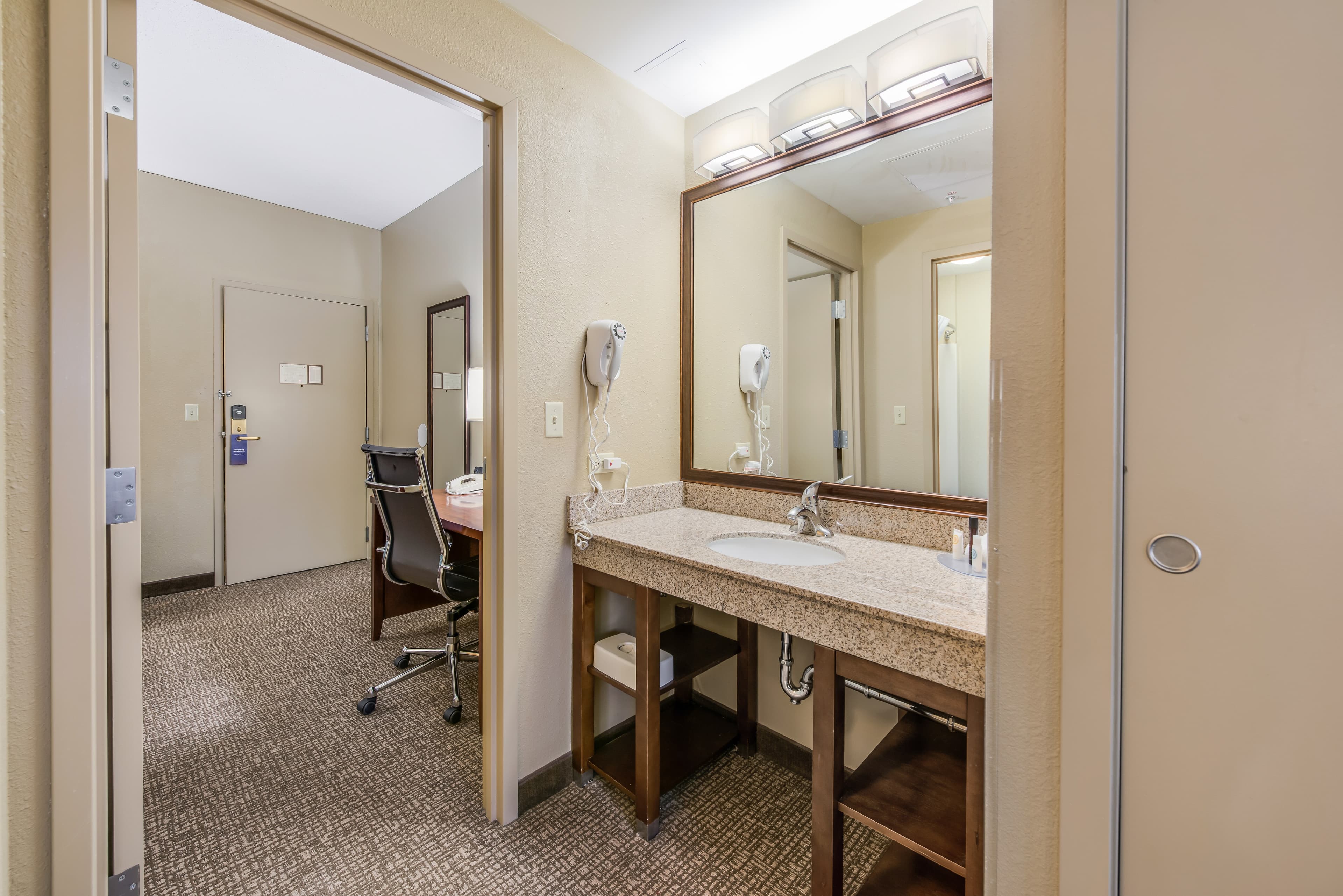 Comfort Suites Chicago O'Hare Airport - Image 3