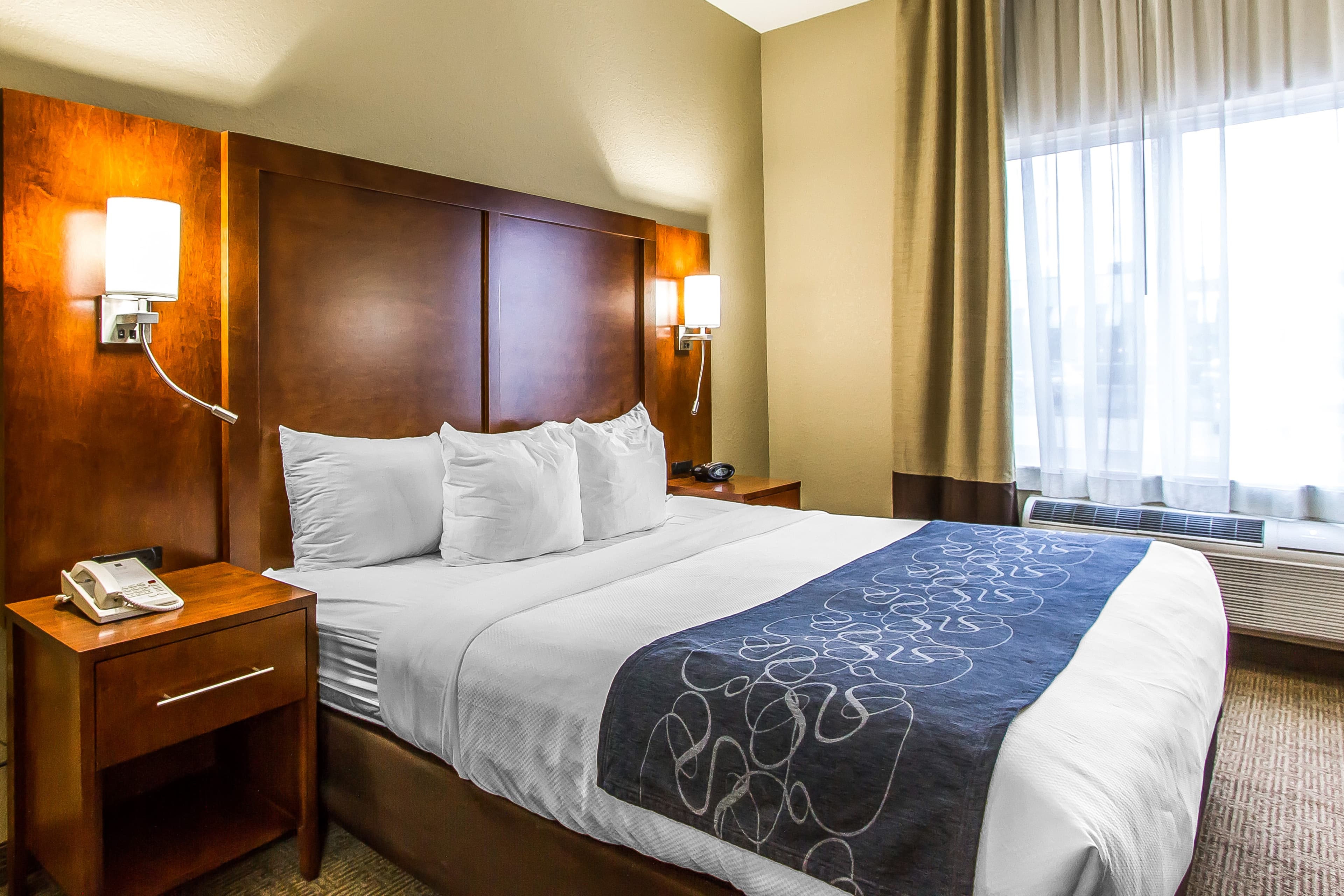 Comfort Suites Mattoon East - Image 3