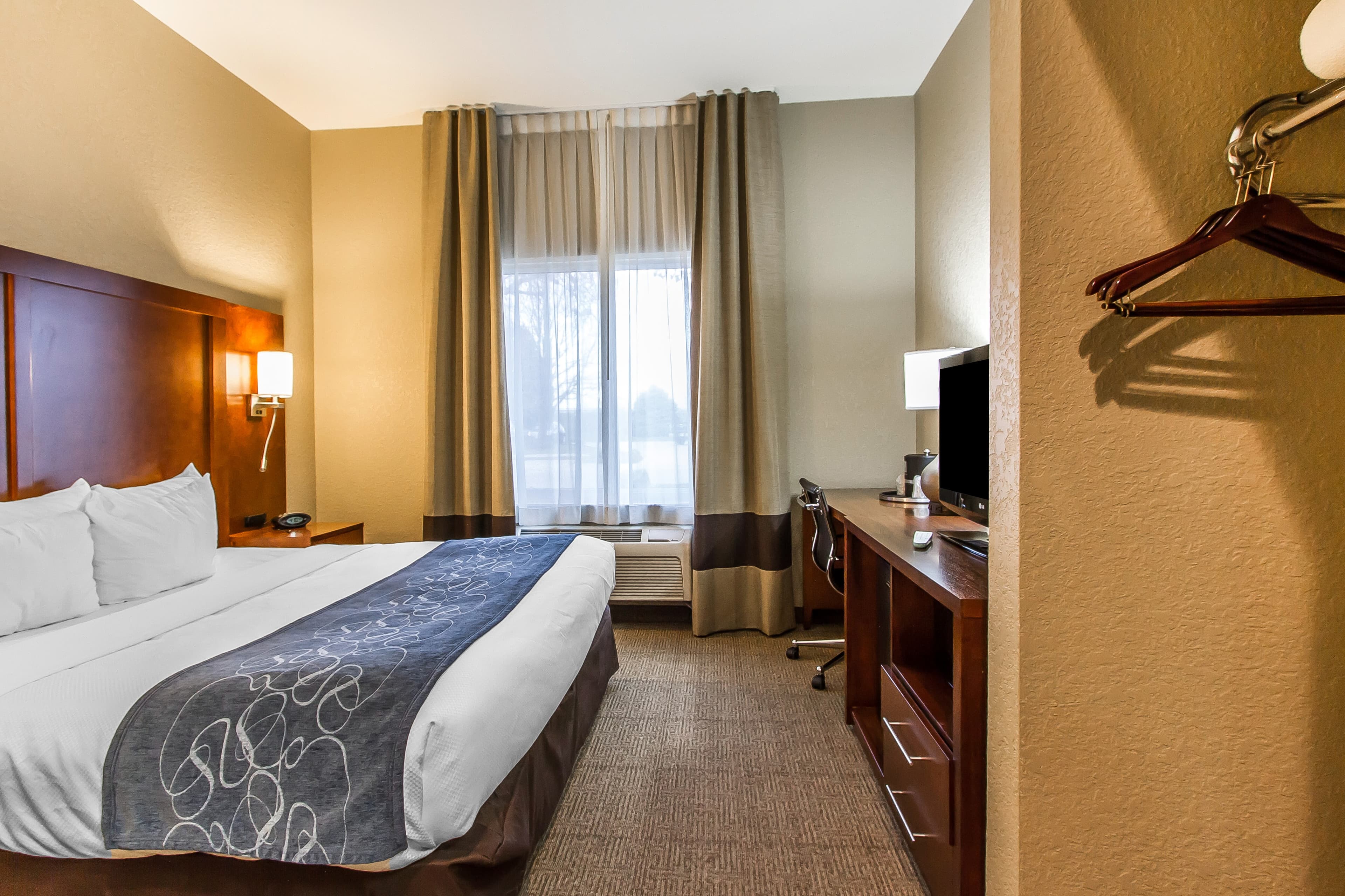 Comfort Suites Mattoon East — 9