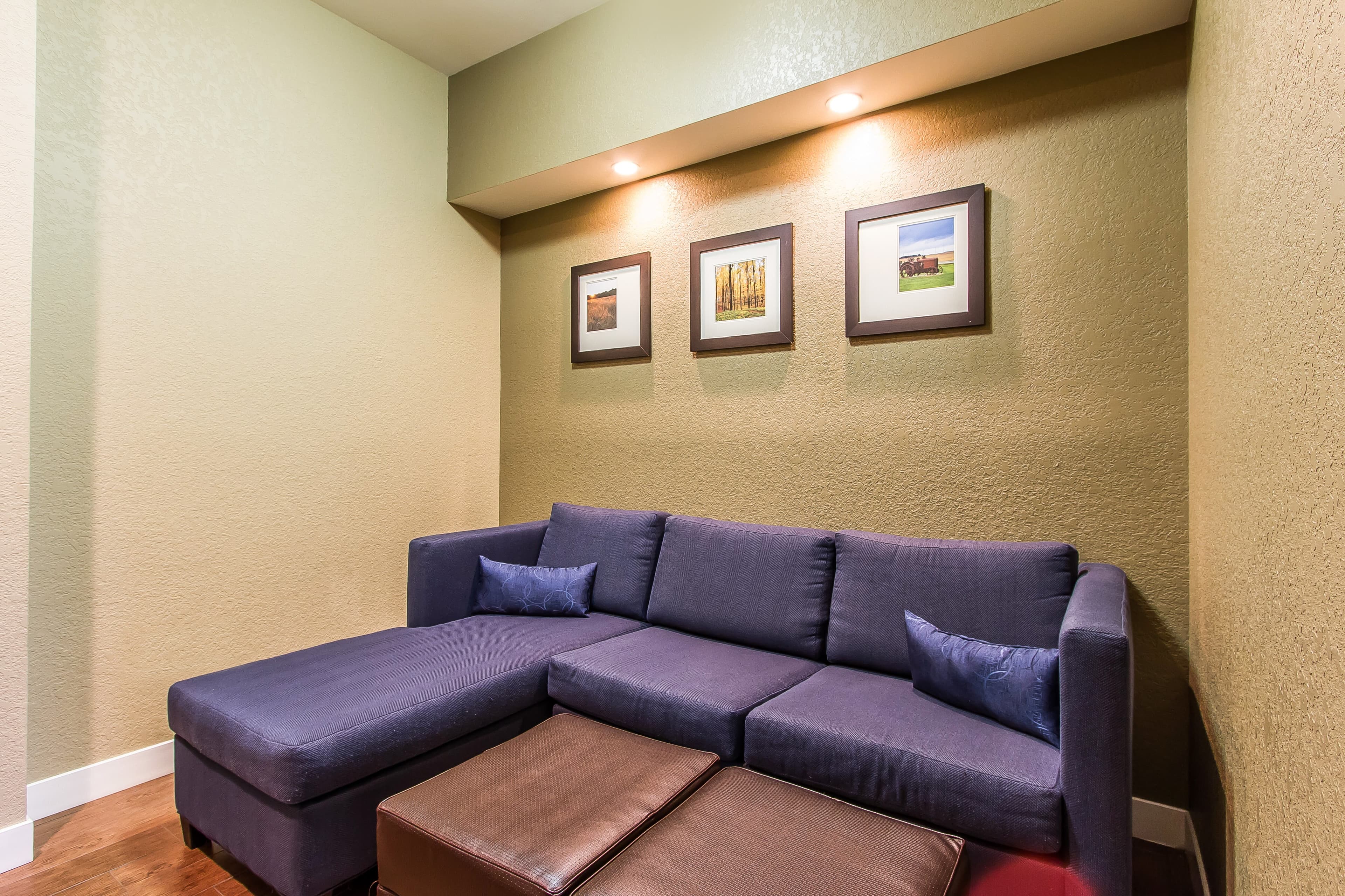 Comfort Suites Mattoon East — 10