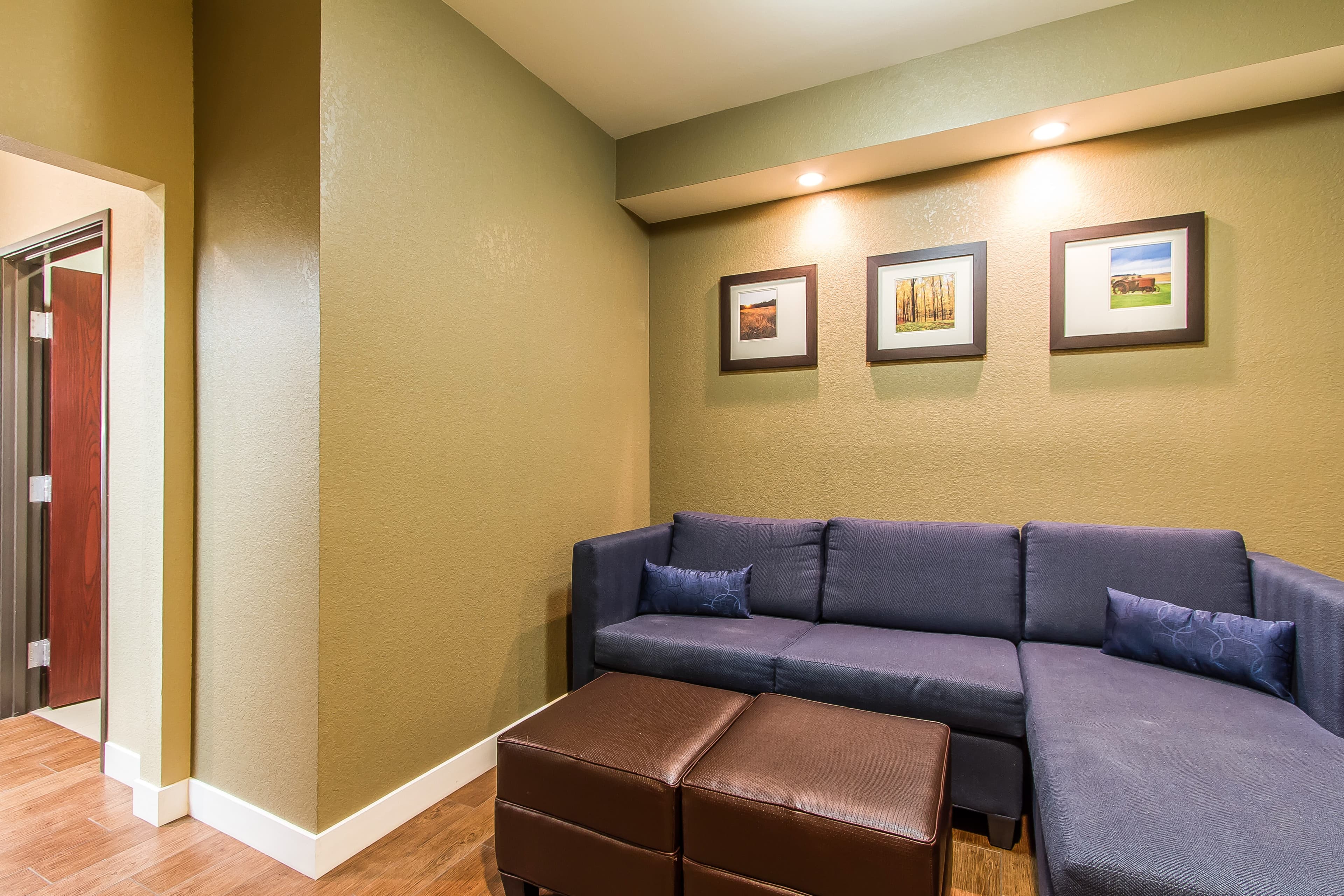 Comfort Suites Mattoon East — 21