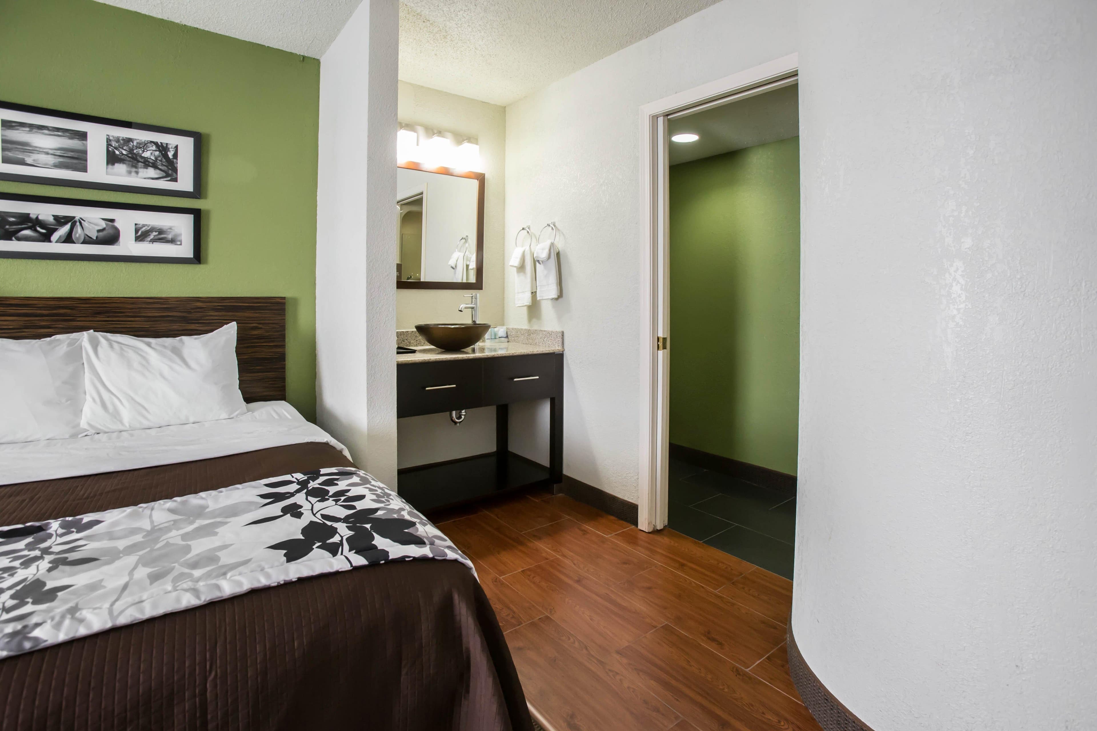 Sleep Inn Rockford I-90 — 8