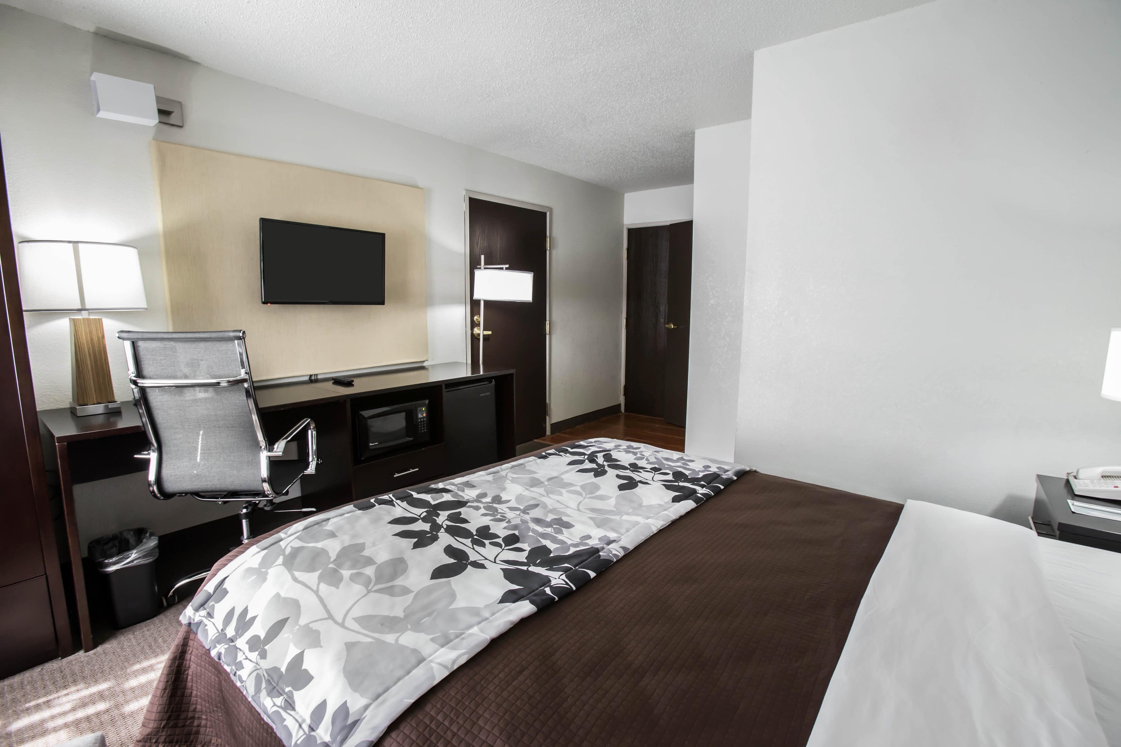 Sleep Inn Rockford I-90 - Image 4