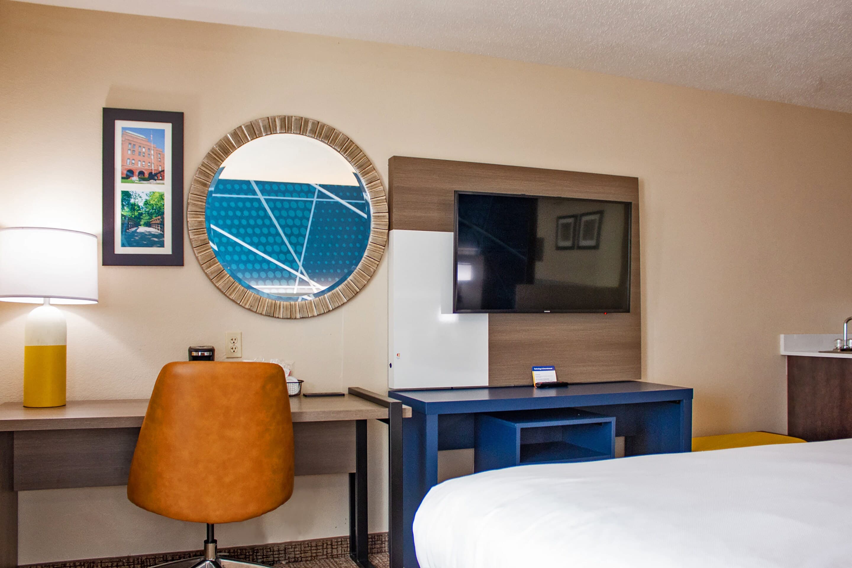 Comfort Inn & Suites Geneva- West Chicago — 23