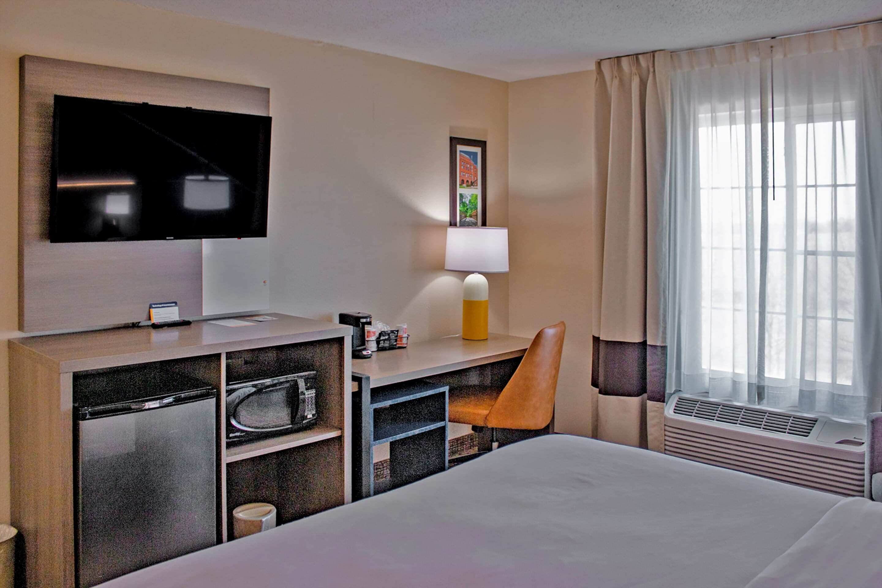Comfort Inn & Suites Geneva- West Chicago — 6