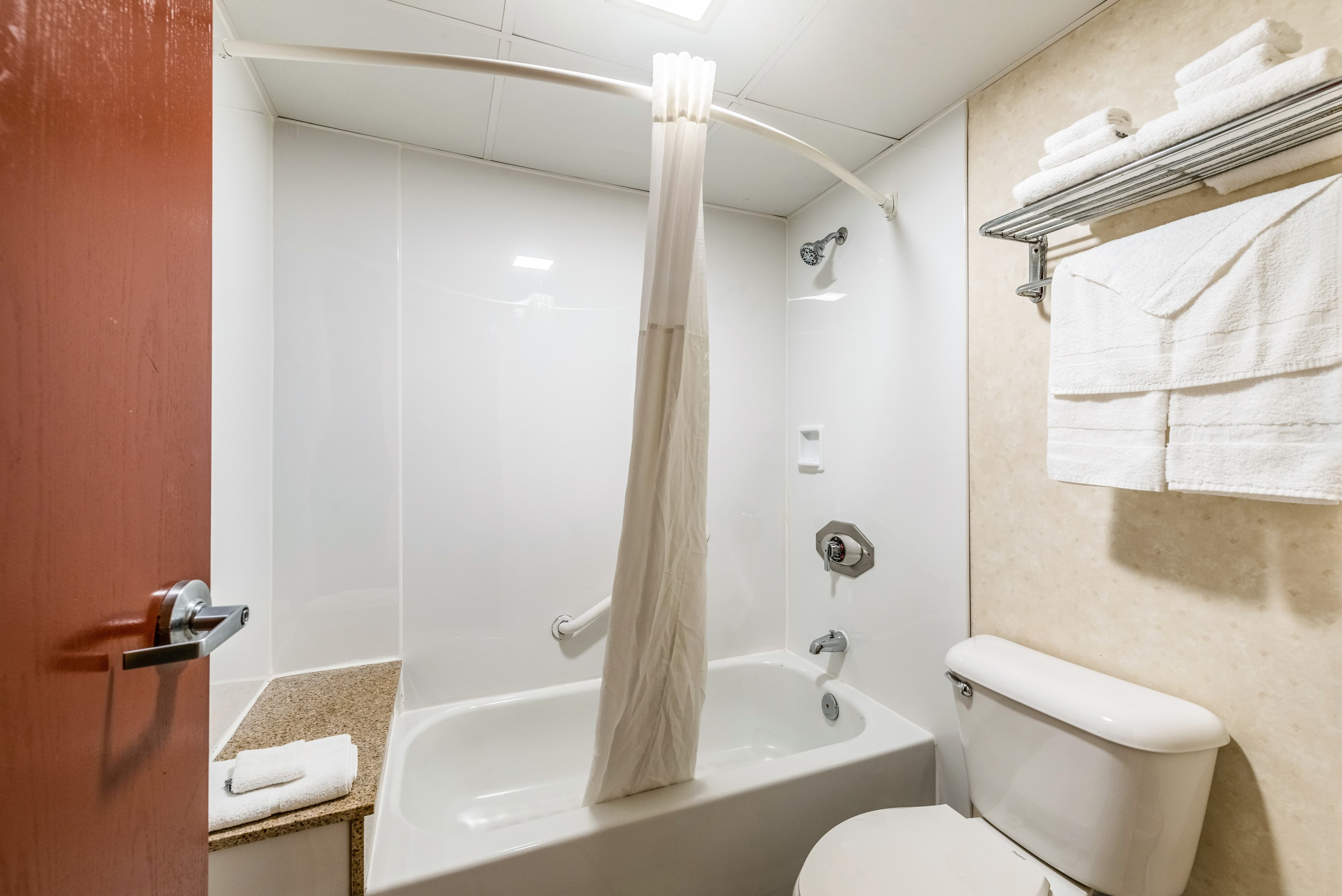Quality Inn Bradley- Bourbonnais — 11