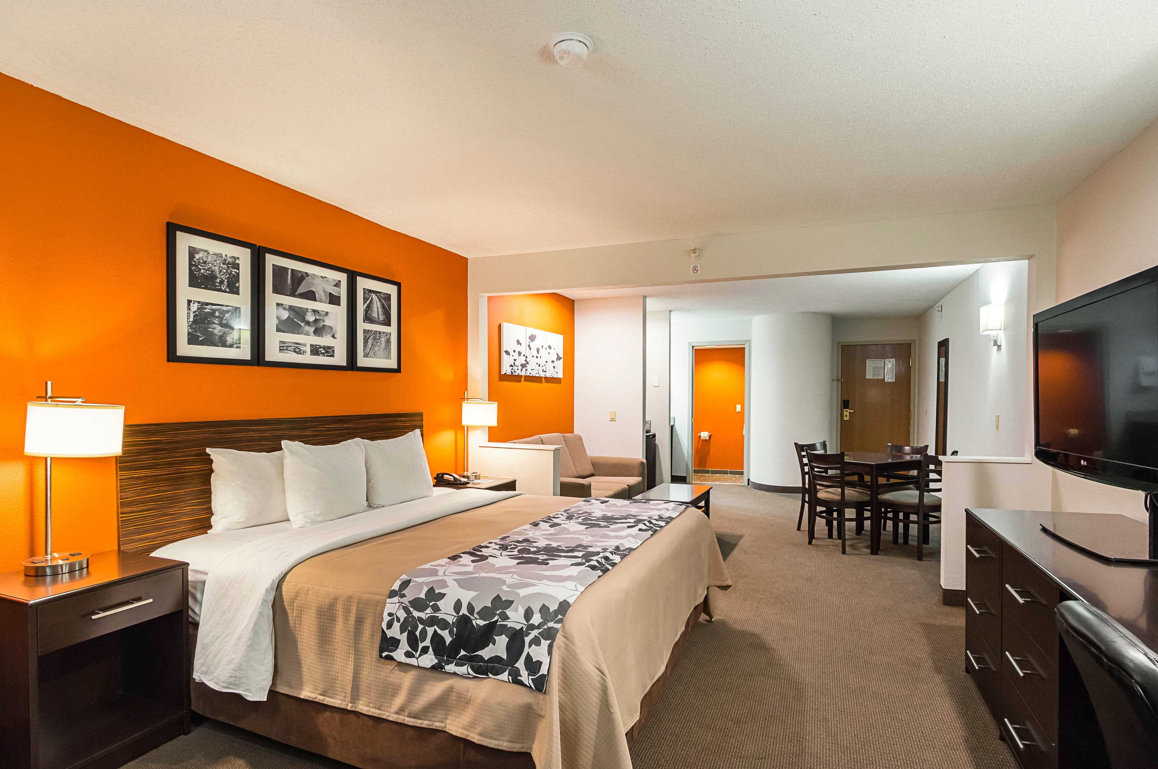 Sleep Inn & Suites - Image 5