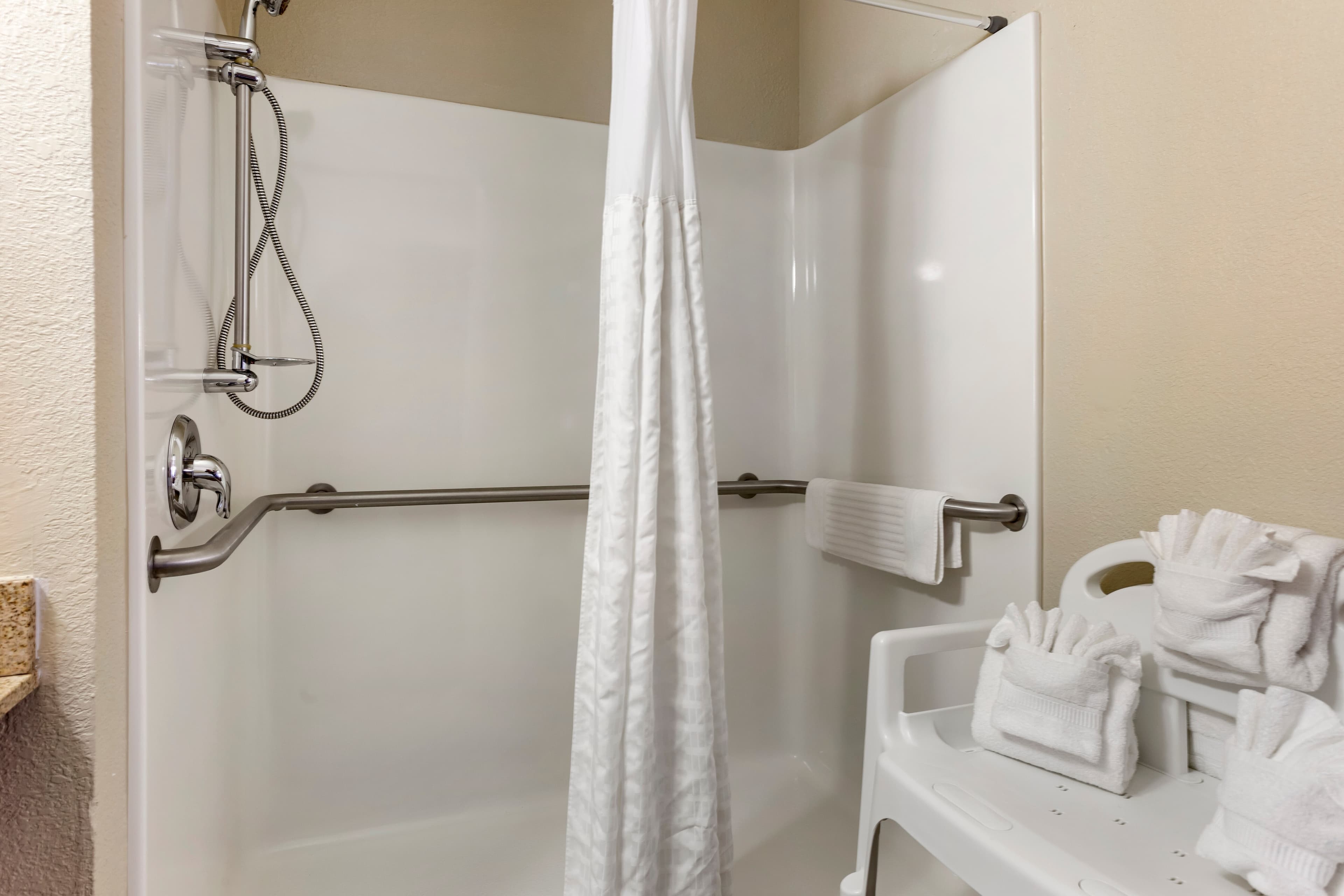 Comfort Inn & Suites Rochelle - DeKalb - Image 5