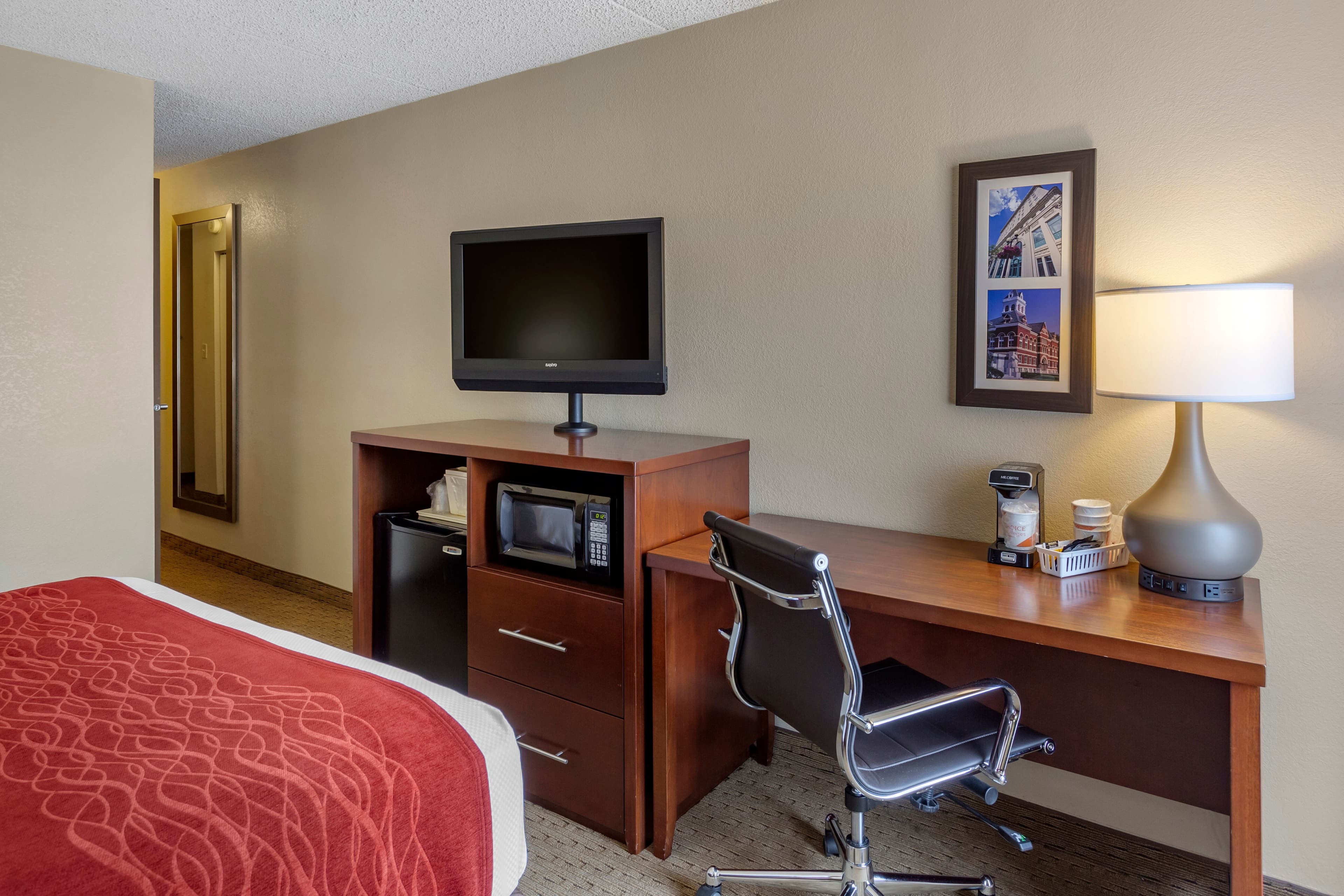 Comfort Inn & Suites Rochelle - DeKalb — 7