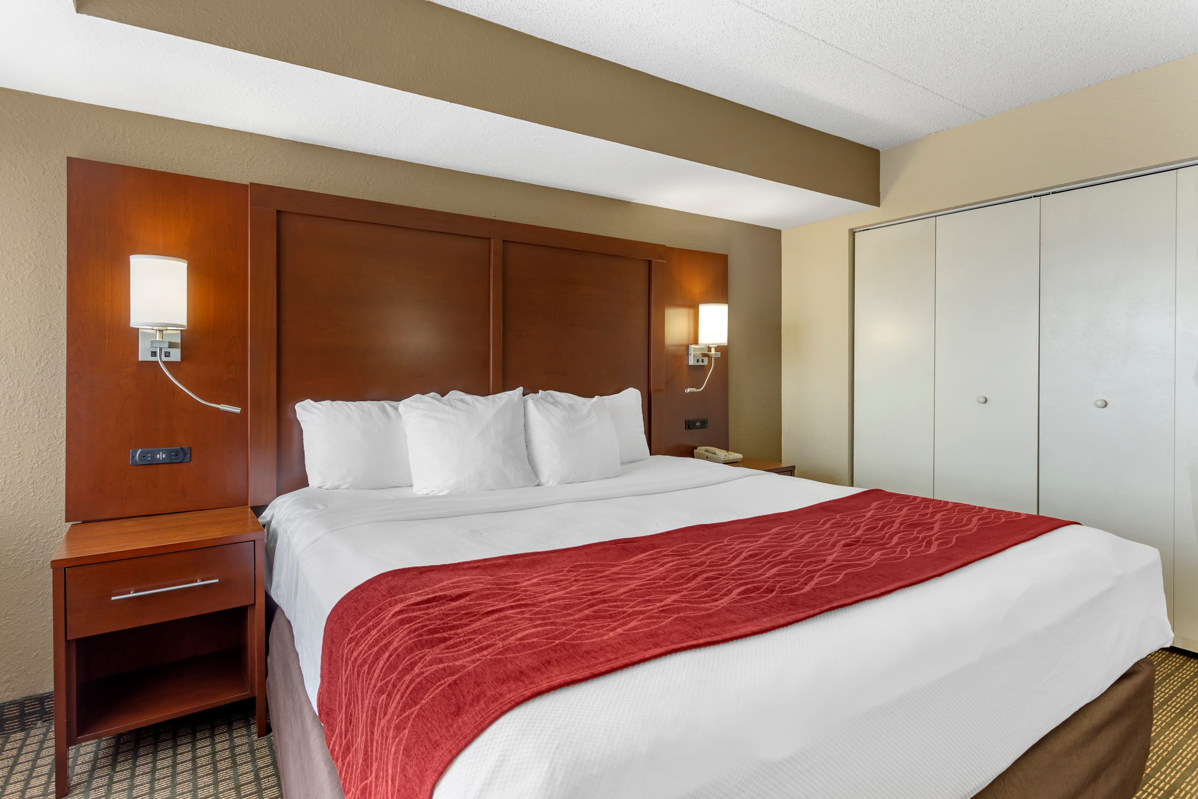 Comfort Inn & Suites Rochelle - DeKalb — 28