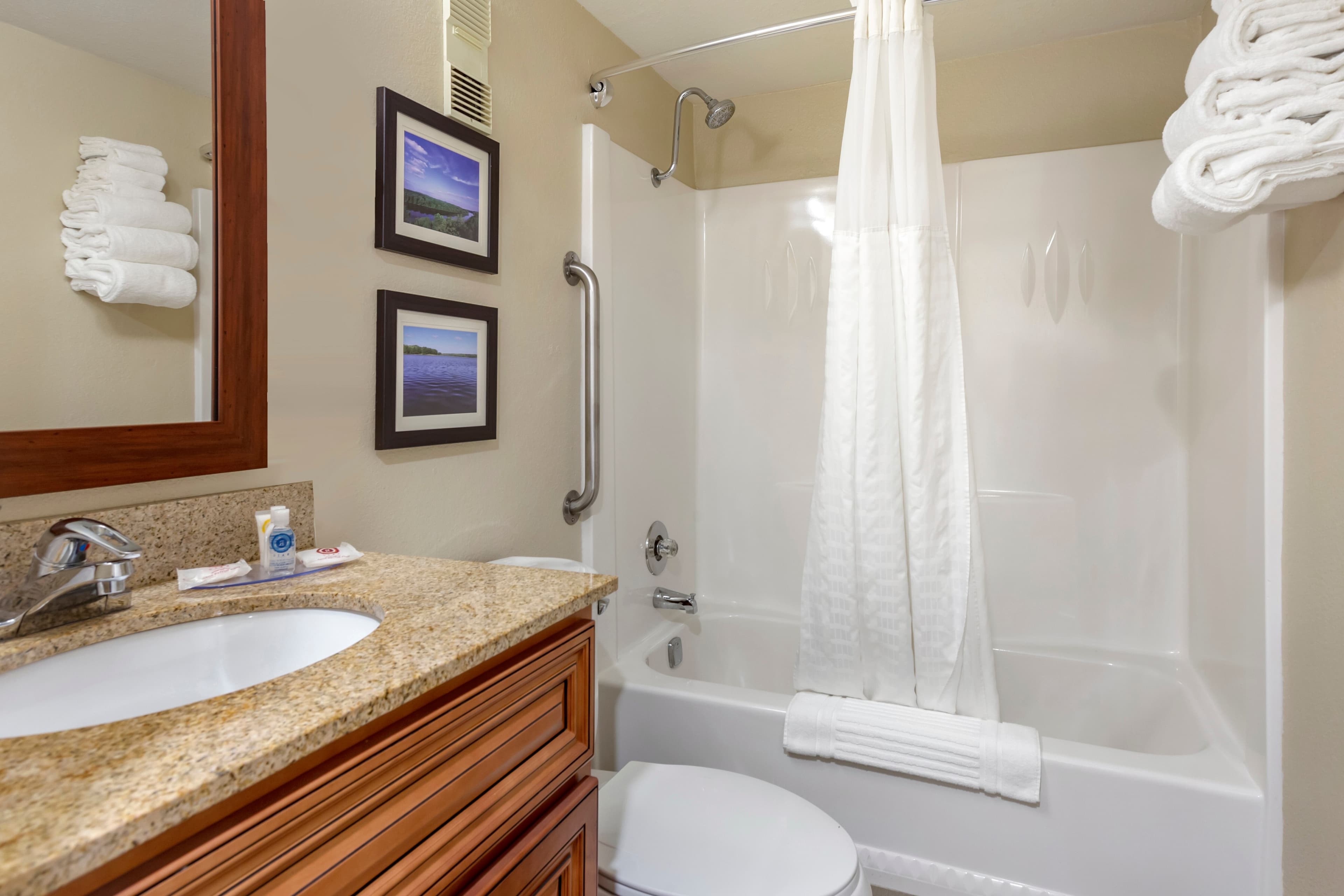 Comfort Inn & Suites Rochelle - DeKalb — 24