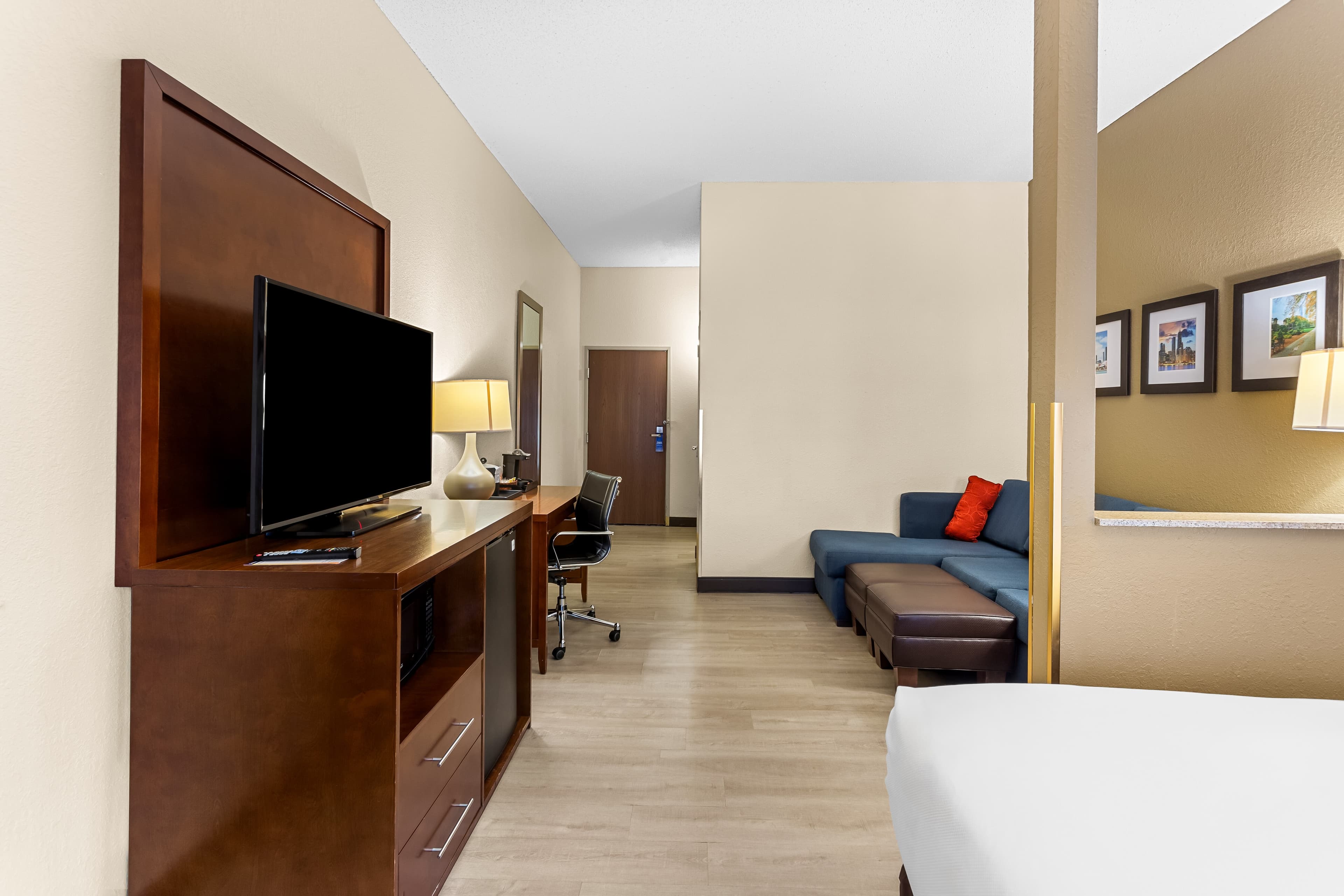 Comfort Suites Grayslake near Libertyville North — 8