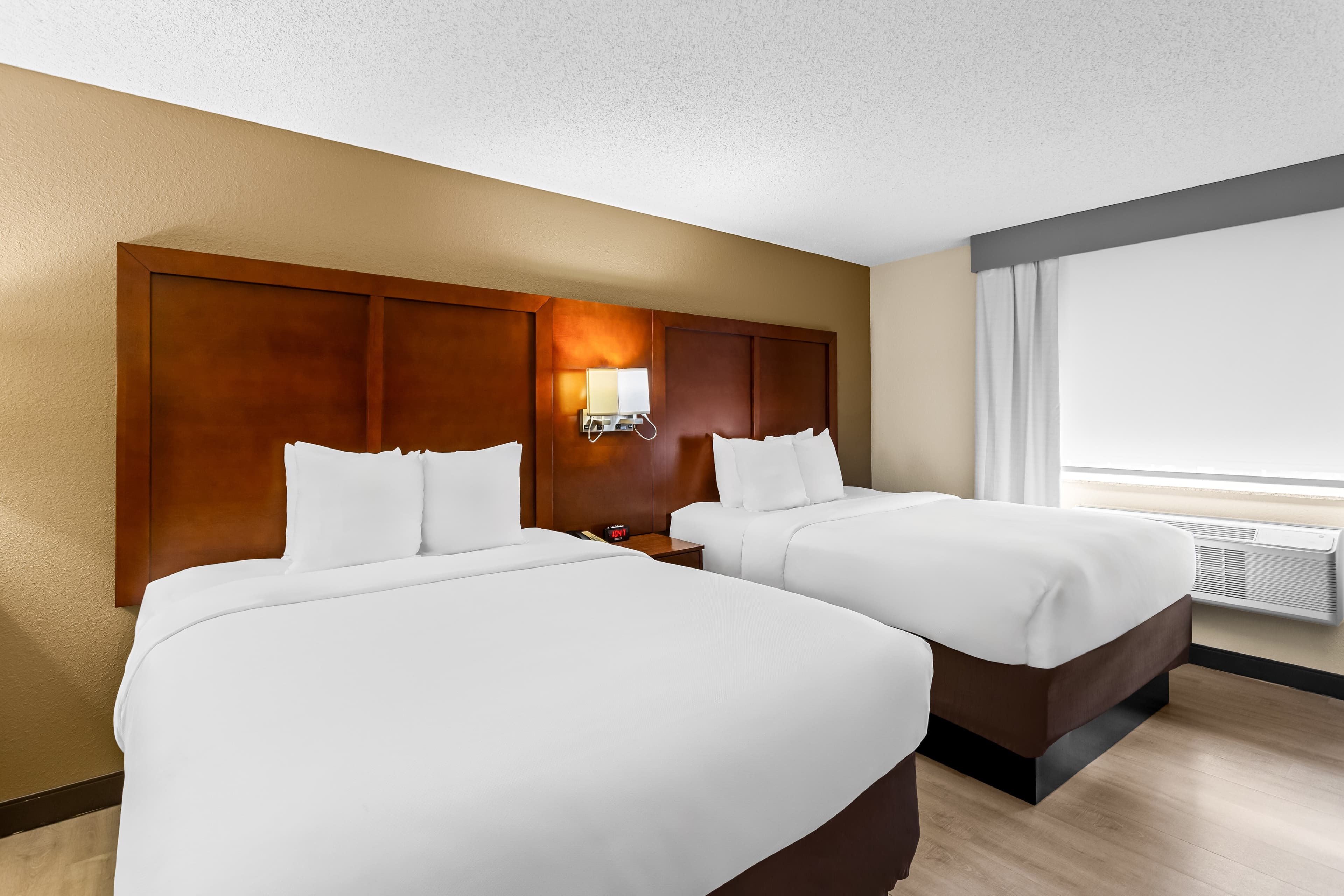 Comfort Suites Grayslake near Libertyville North — 11